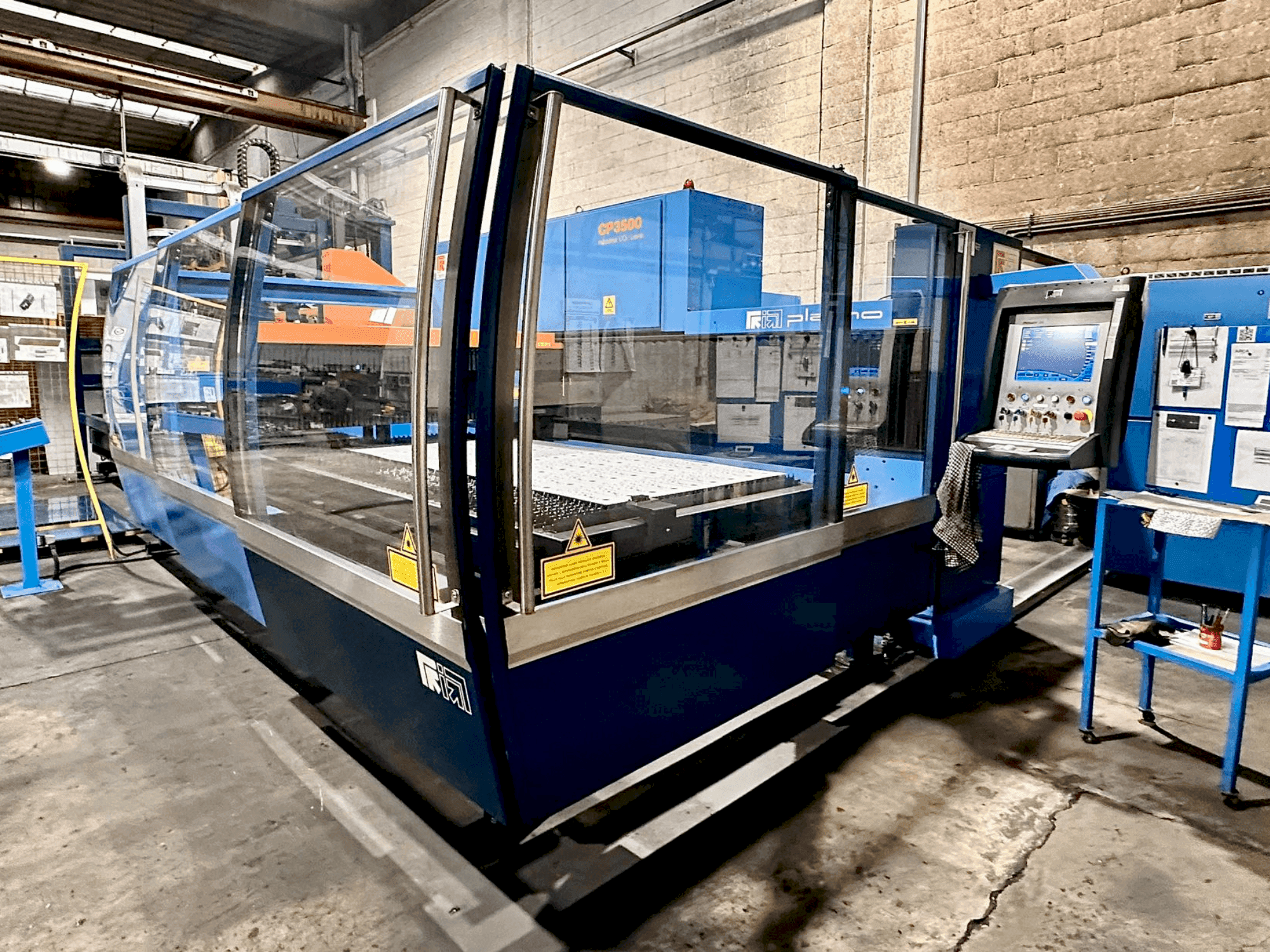 Prikaz stroja Prima Industrie Platino 1530 sprijeda