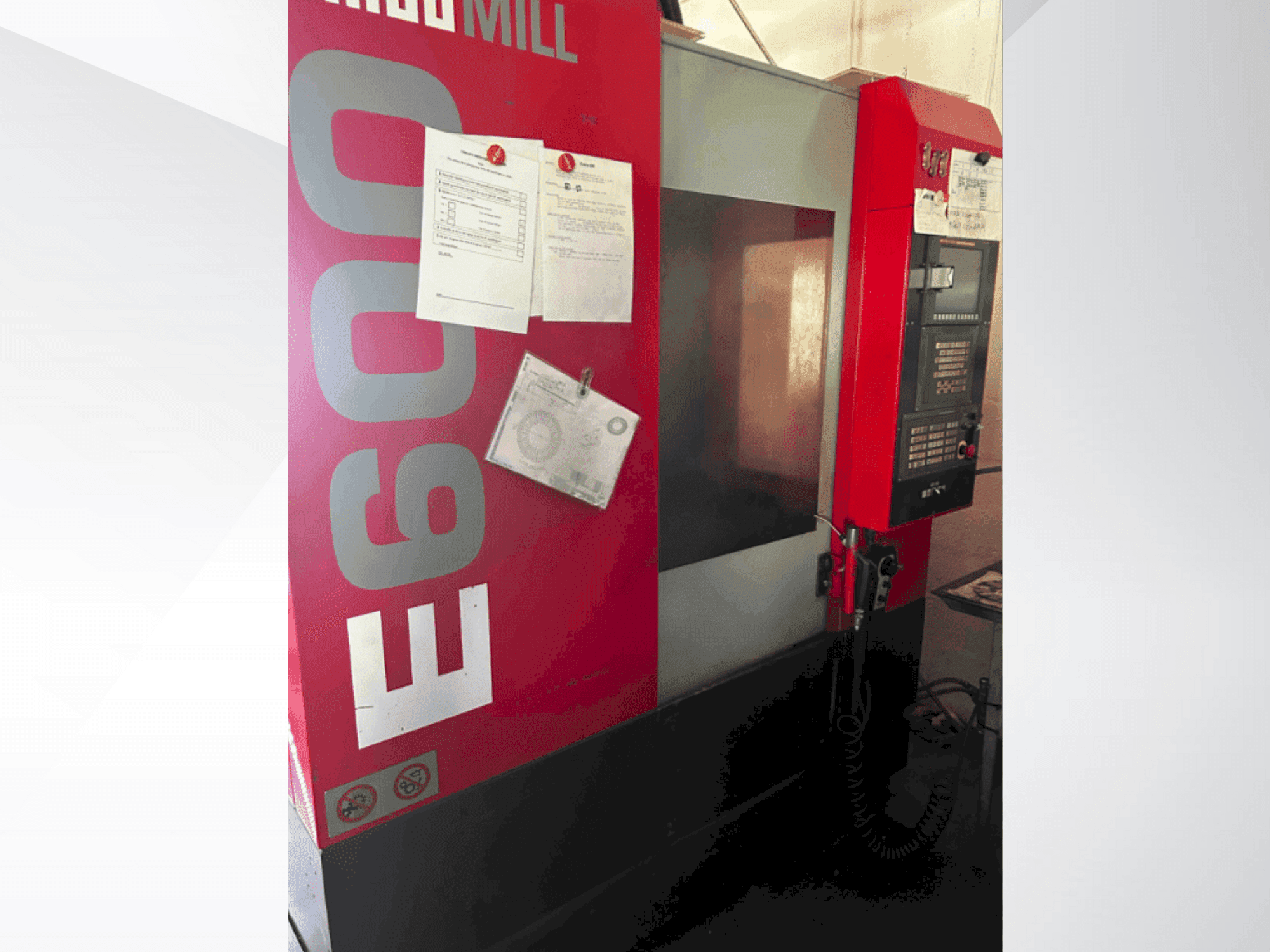 Prikaz stroja EMCO E600 sprijeda