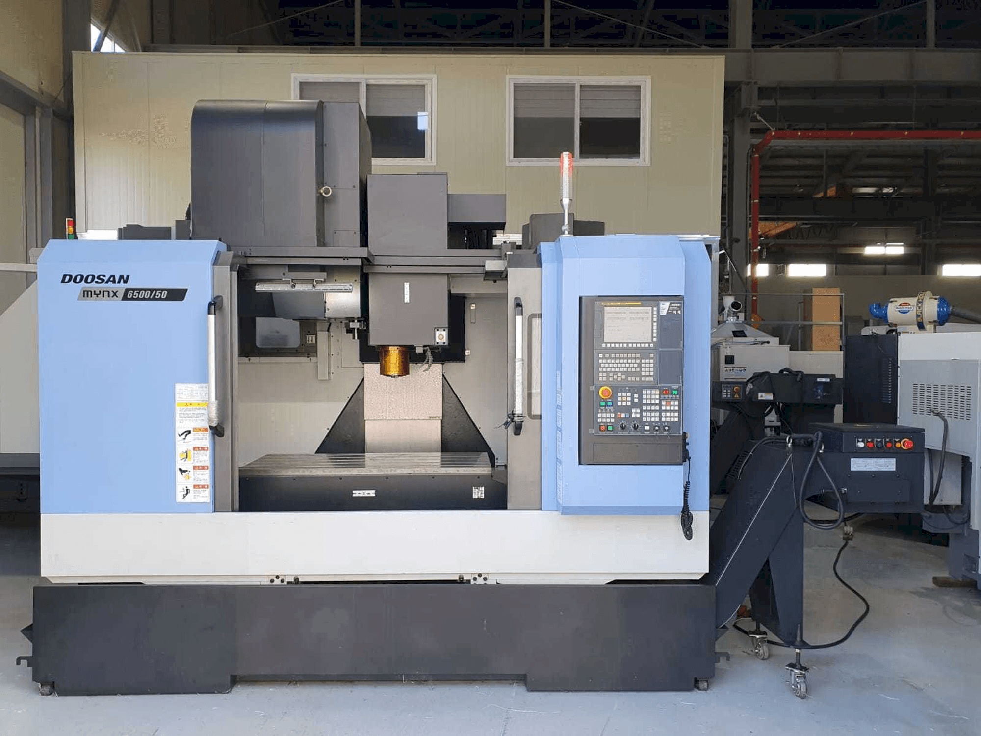 Prikaz stroja Doosan Mynx 6500/50 sprijeda