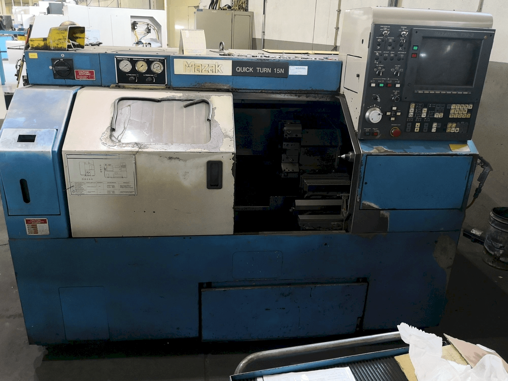 Prikaz stroja Mazak Quick Turn 15N sprijeda