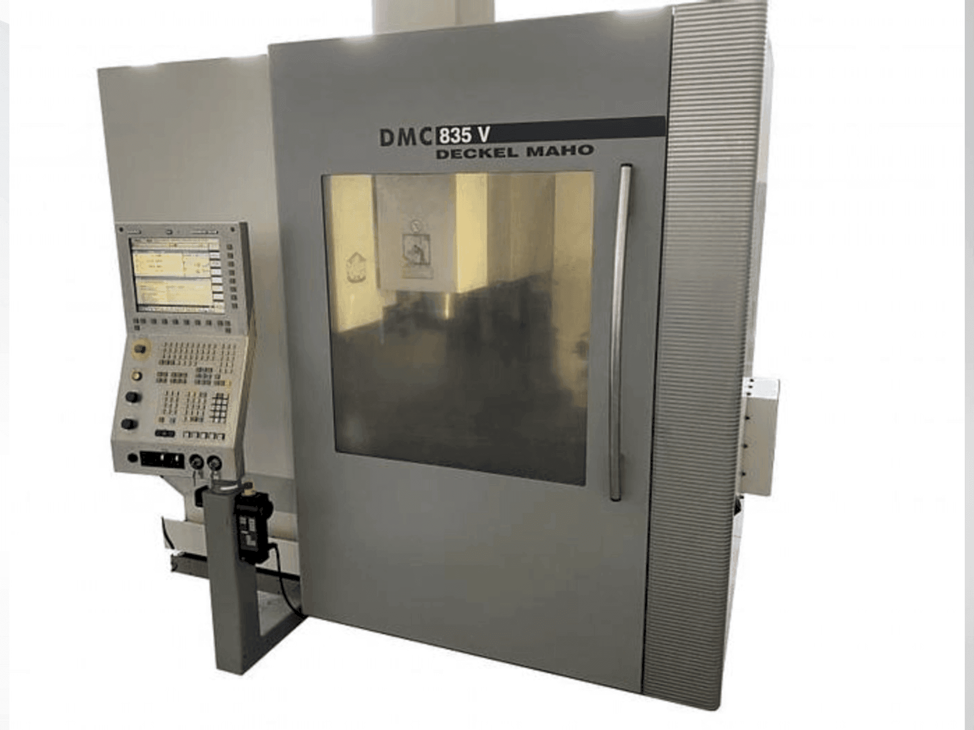 Prikaz stroja DMG DECKEL MAHO DMC 835V sprijeda