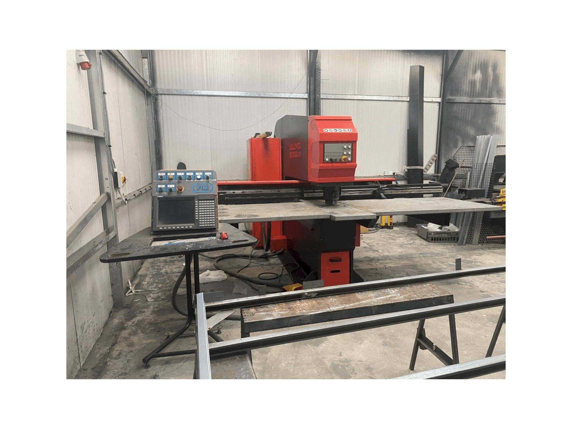 Prikaz stroja FIM Vulcano 30/1000CNC sprijeda
