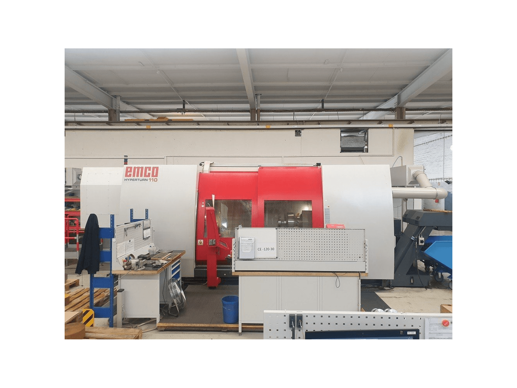 Prikaz stroja EMCO Hyperturn 110 sprijeda