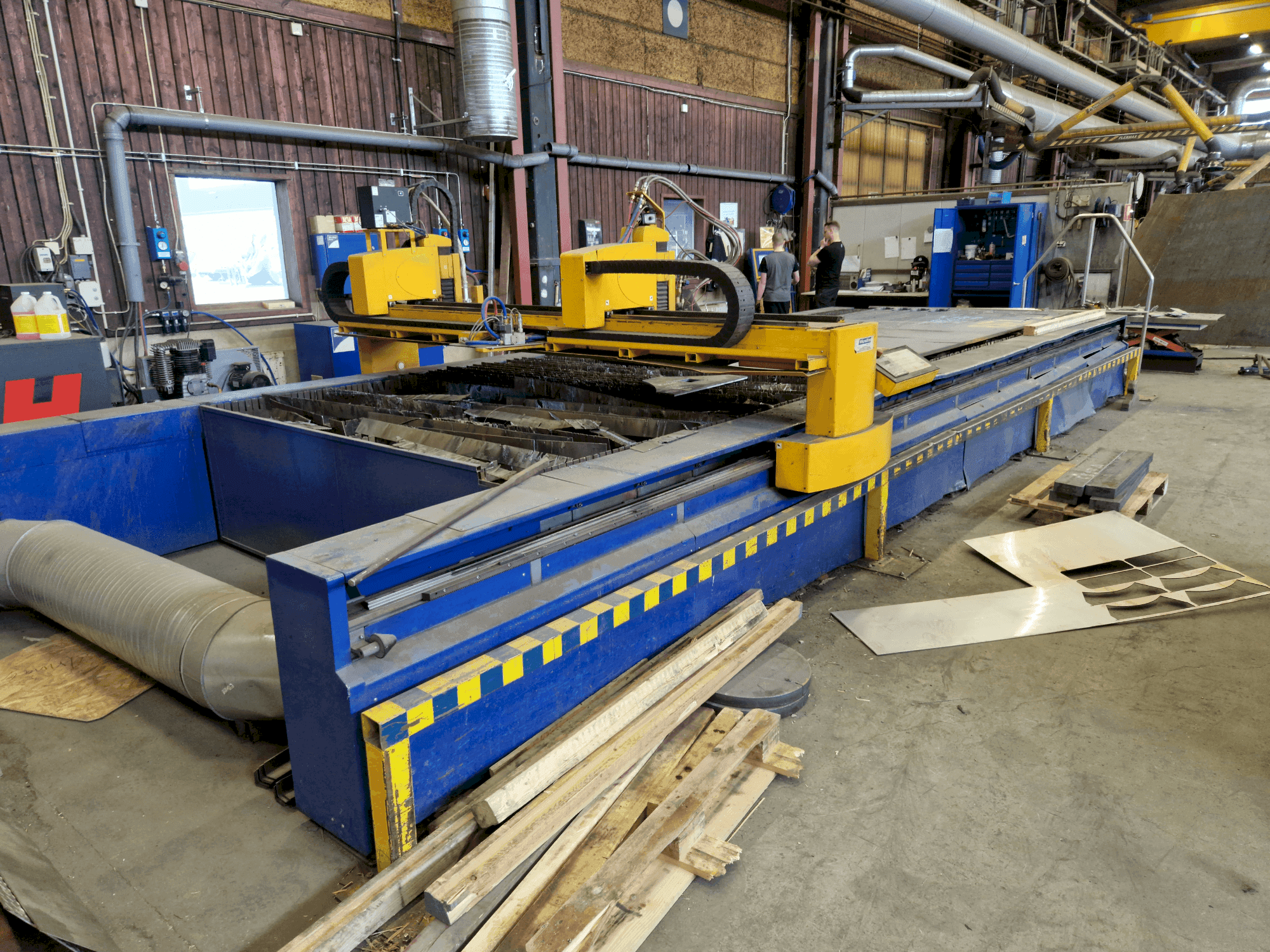 Prikaz stroja MicroStep PLS 7501.25PG sprijeda