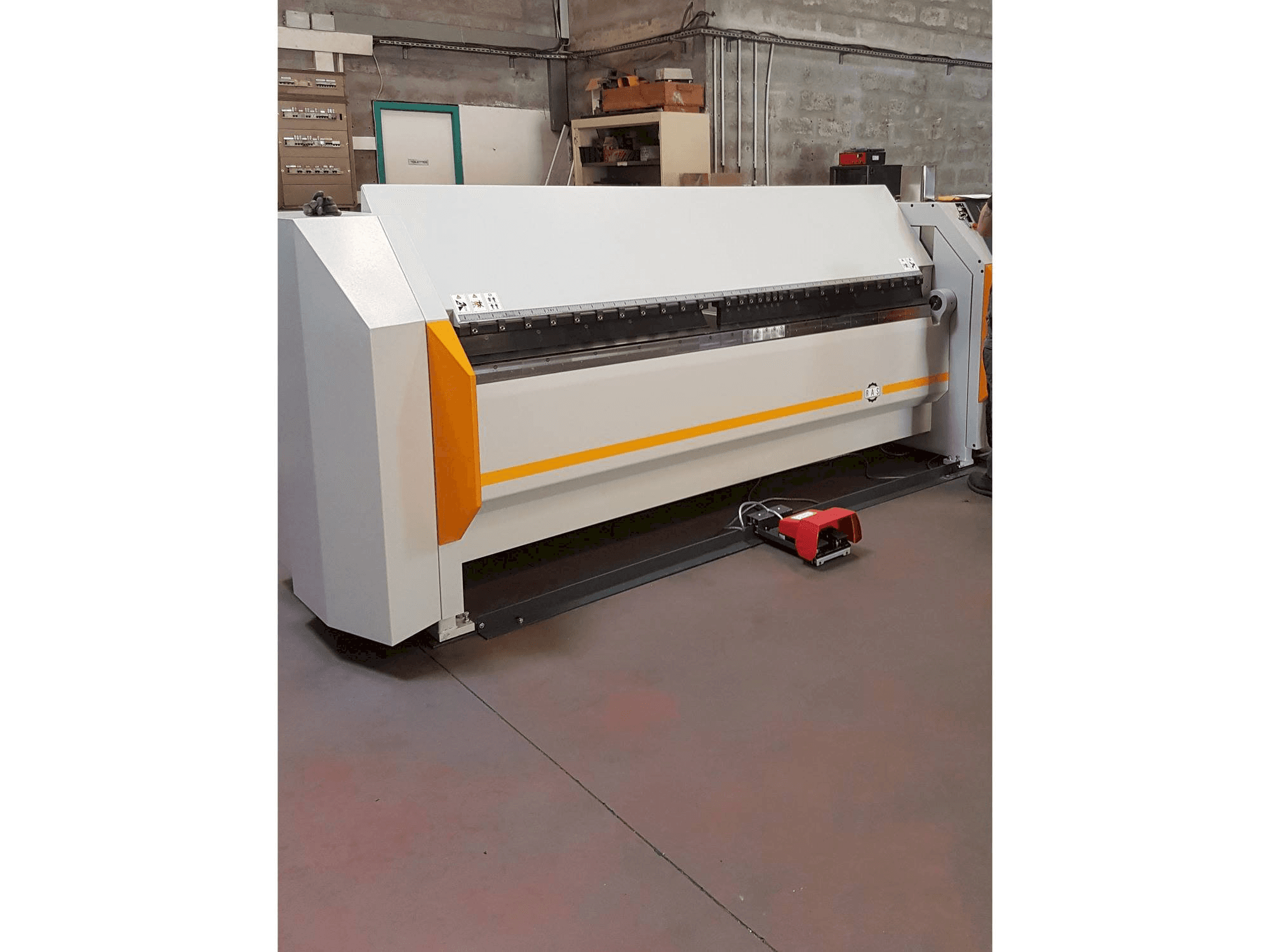 Prikaz stroja RAS 62.25 TURBObend Plus sprijeda