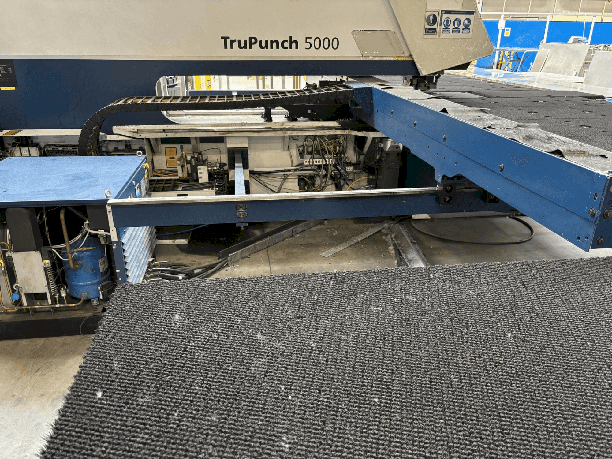 Prikaz stroja TRUMPF TRUPUNCH 5000 S10 sprijeda