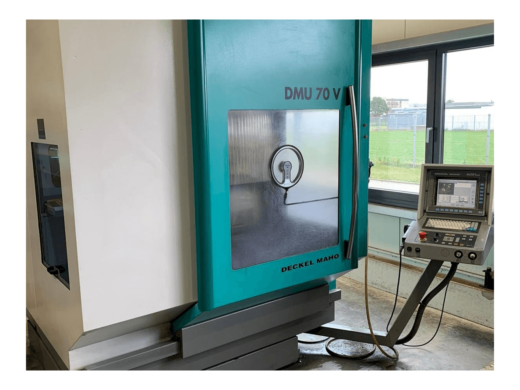 Prikaz stroja DECKEL MAHO DMU 70V sprijeda