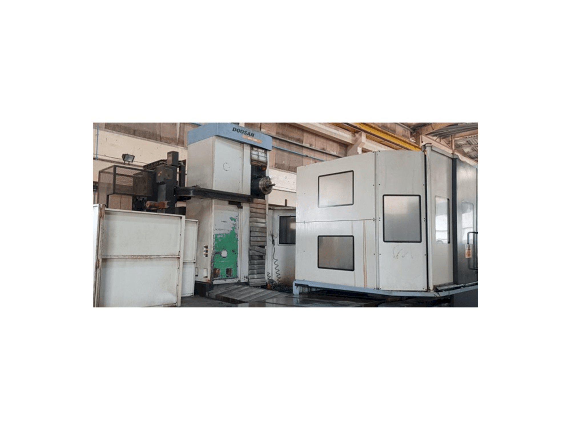 Prikaz stroja Doosan DBC 130P sprijeda