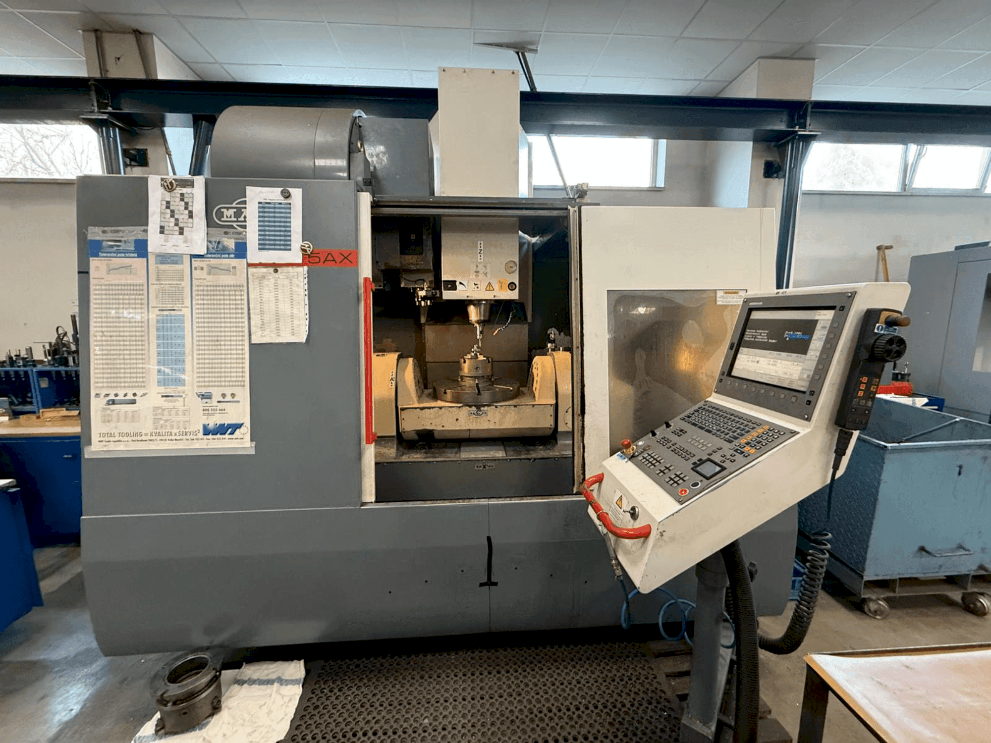 Prikaz stroja KOVOSVIT MAS MCV 1000 Speed 5AX sprijeda