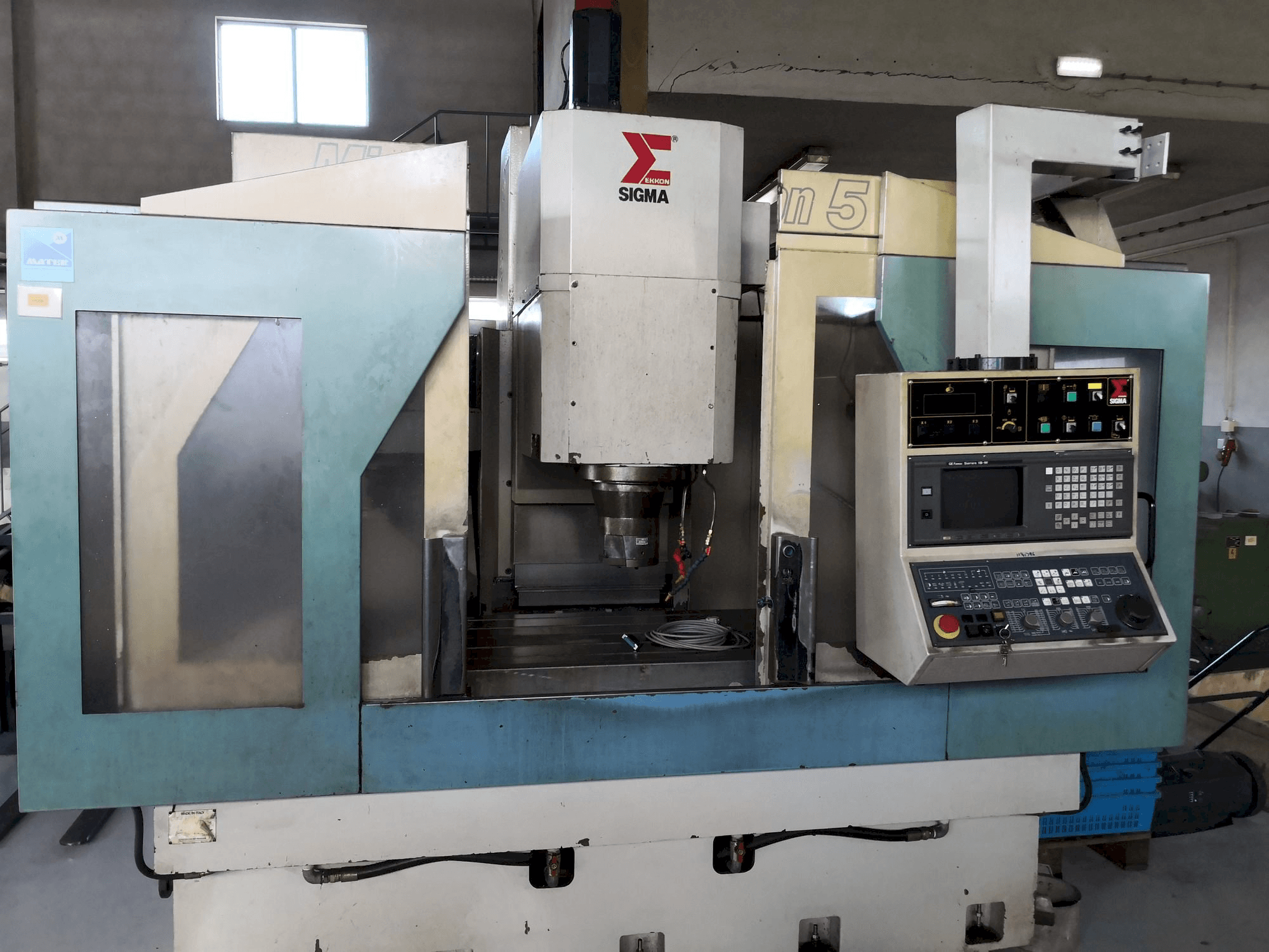 Prikaz stroja Sigma Mission 5 sprijeda