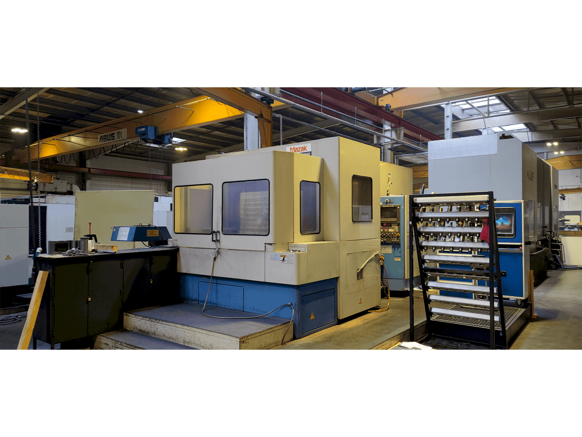 Prikaz stroja Mazak H-630 N sprijeda