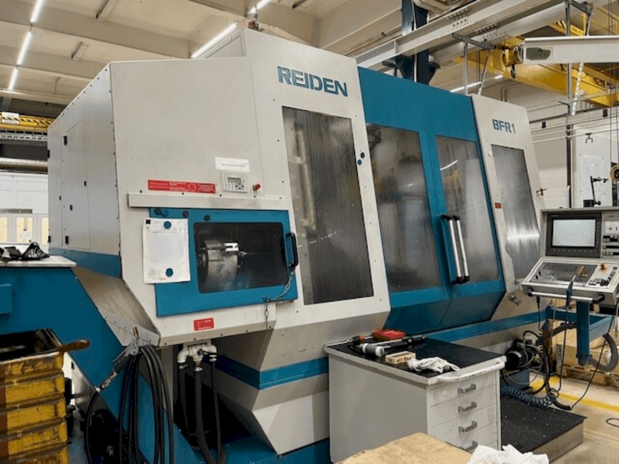 Prikaz stroja Reiden BRF-1 sprijeda