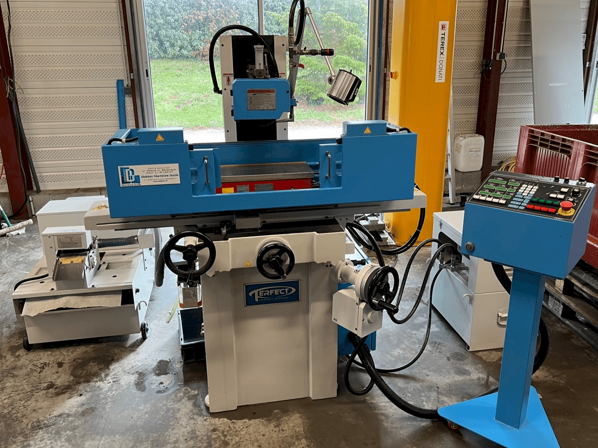 Prikaz stroja PERFECT PFG-2045AH sprijeda