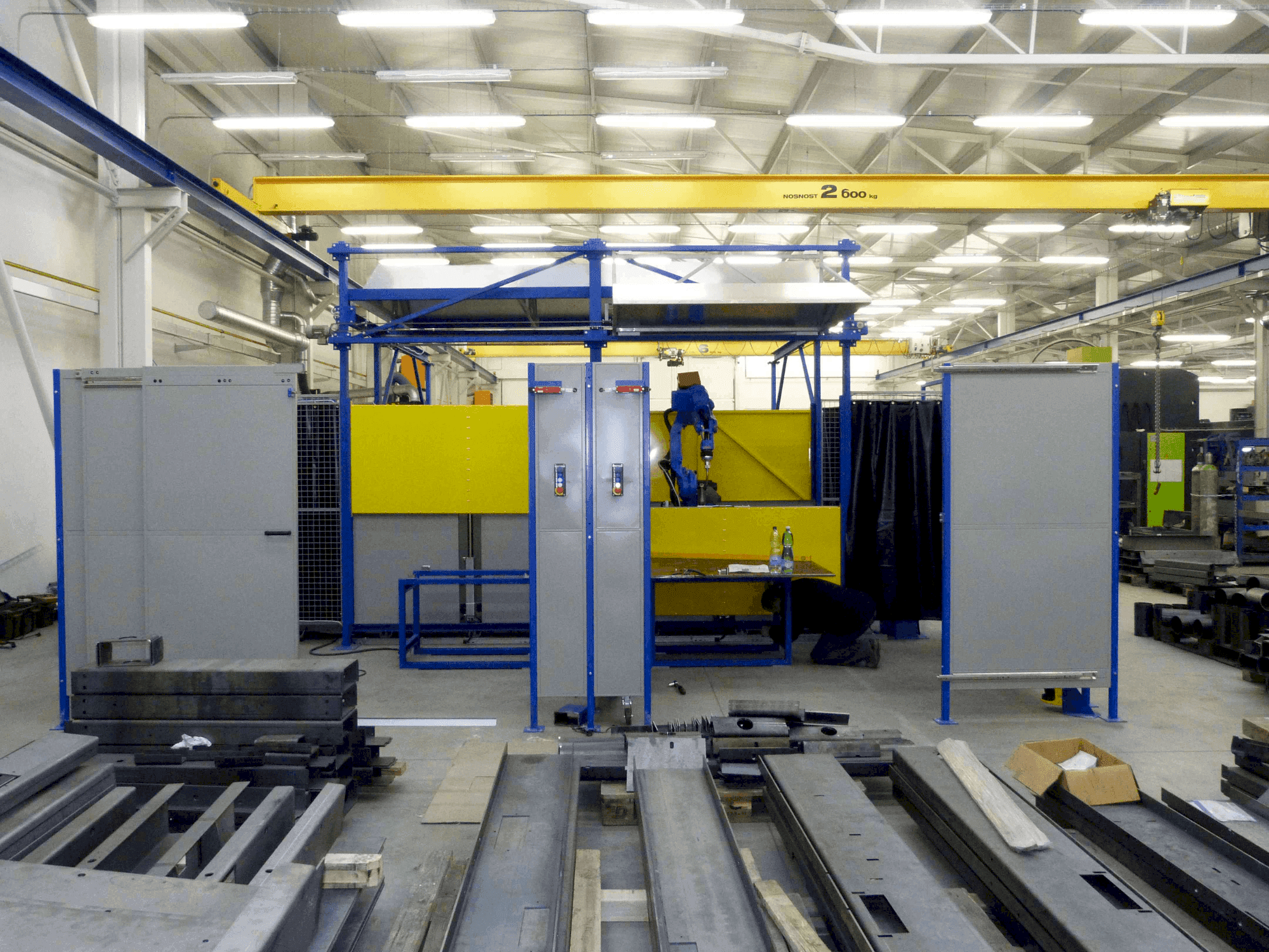 Prikaz stroja Yaskawa Motoman MA1900 sprijeda