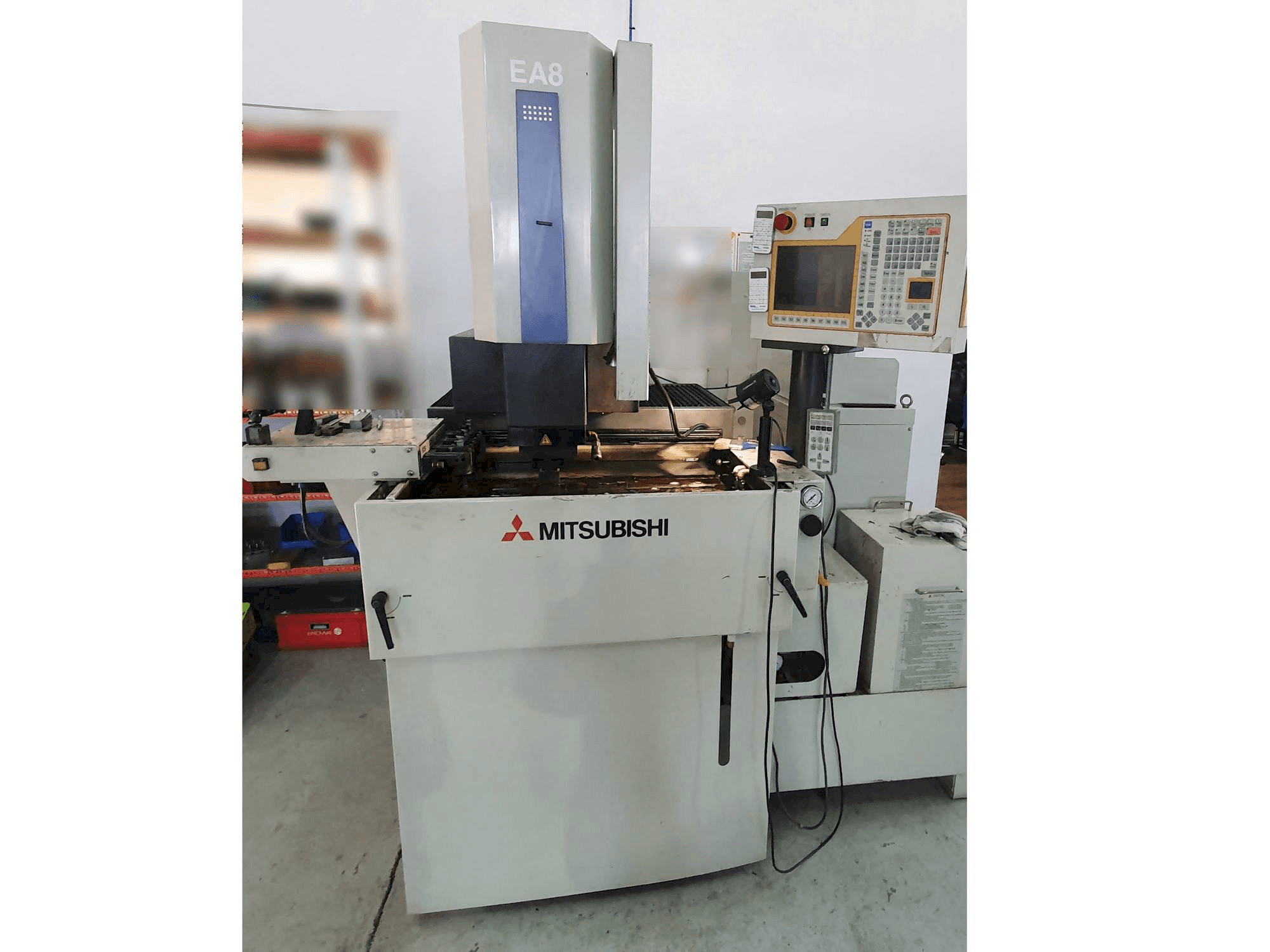 Prikaz stroja Mitsubishi EA8 sprijeda