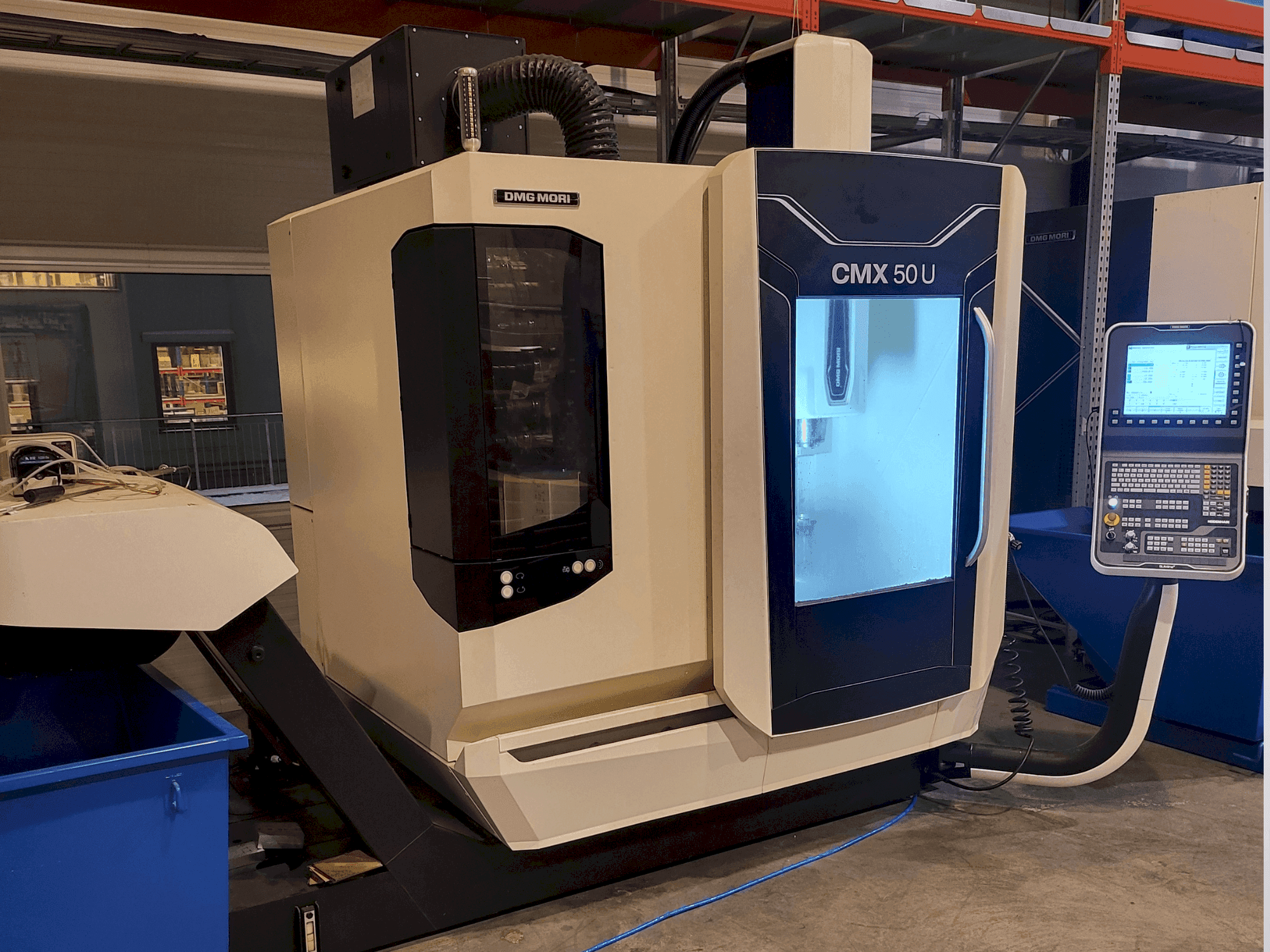 Prikaz stroja DMG MORI CMX 50U sprijeda