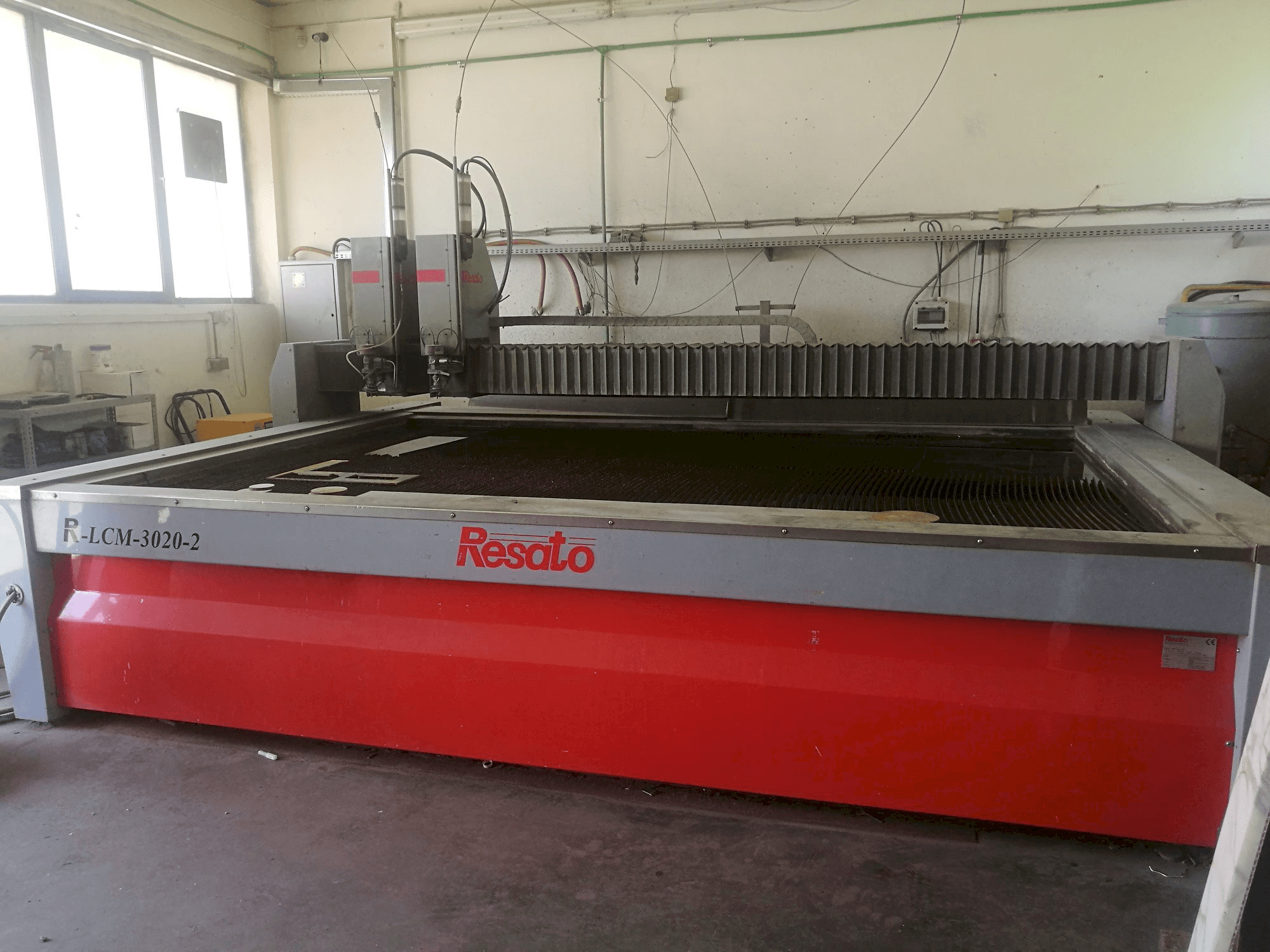 Prikaz stroja Resato R-LCM 3020-2 sprijeda