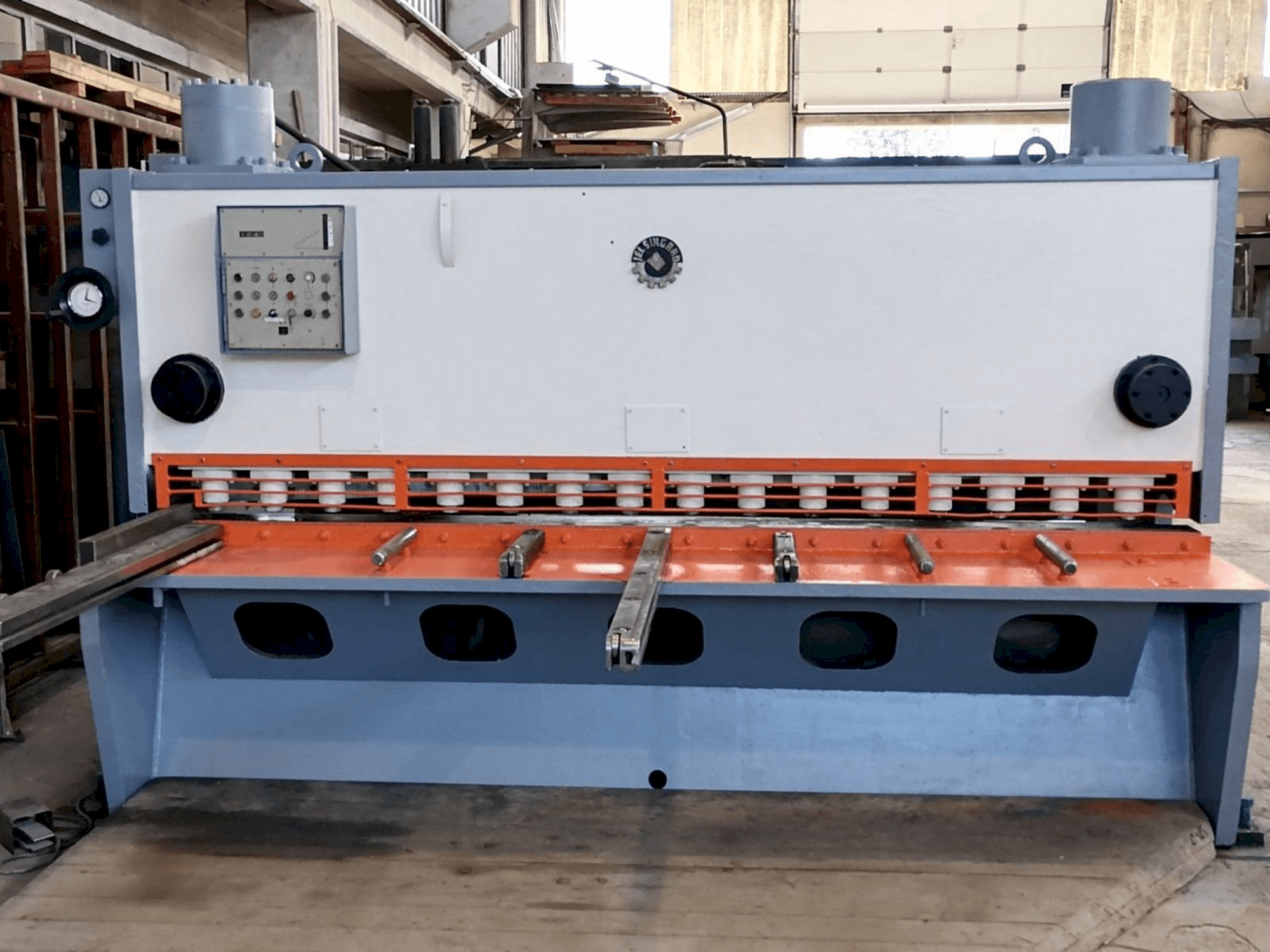 Prikaz stroja Jelšingrad MVCS 3100/13 sprijeda