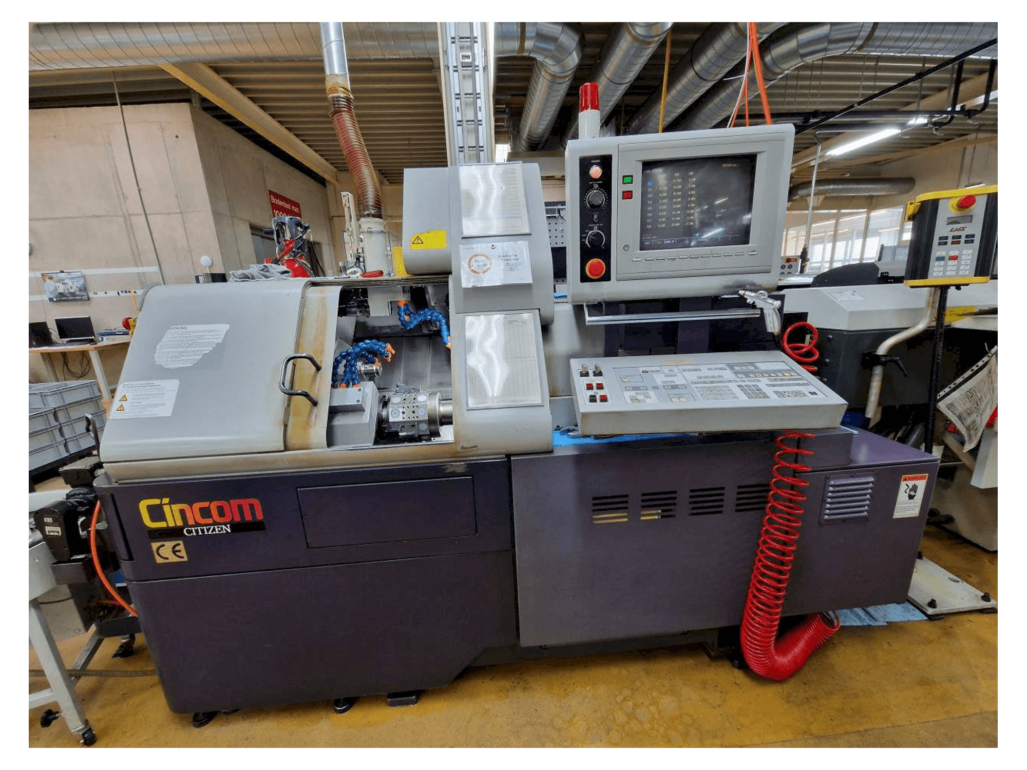 Prikaz stroja Citizen M20 sprijeda