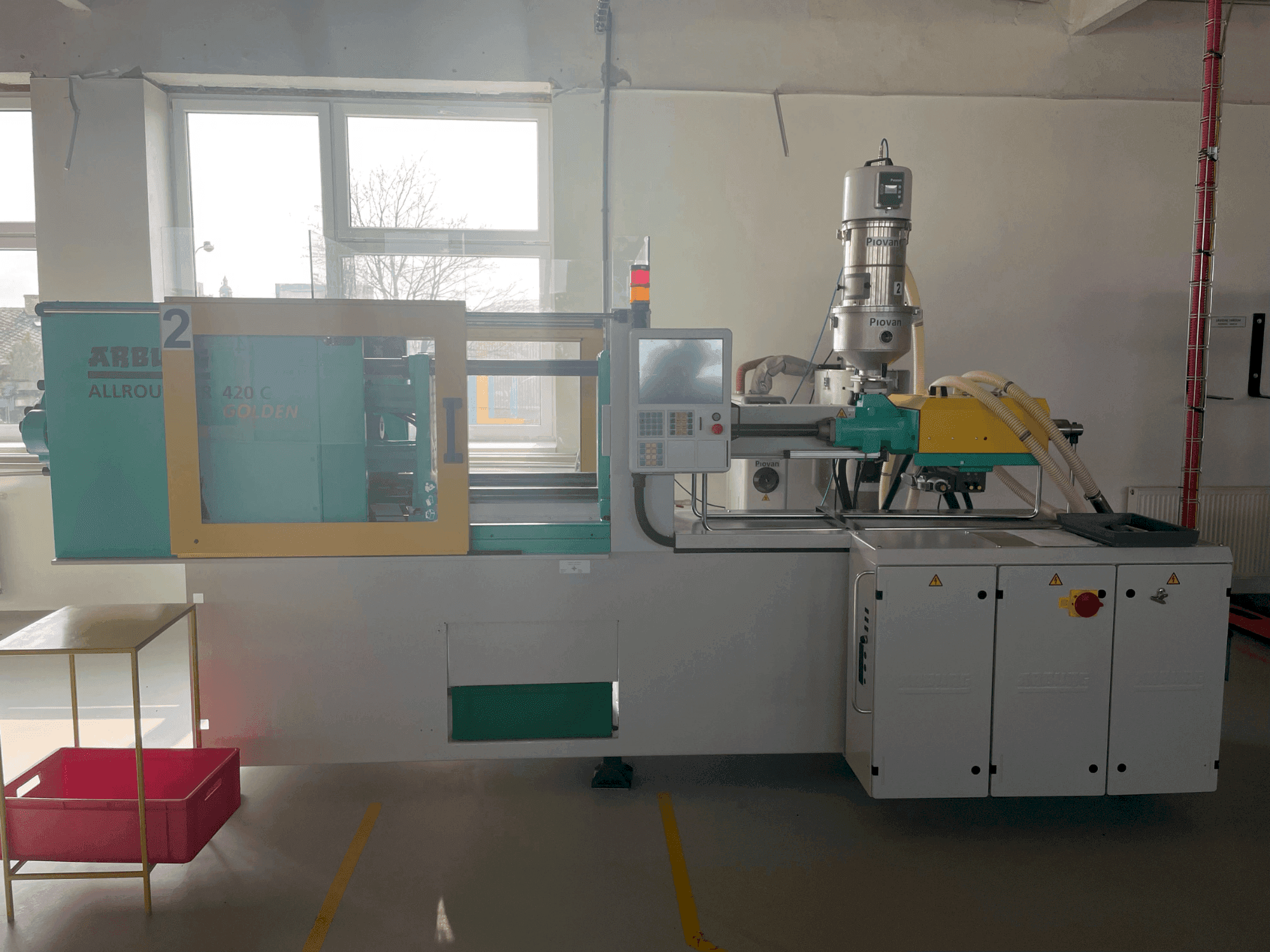 Prikaz stroja Arburg Allrounder 420C 1000-290 sprijeda