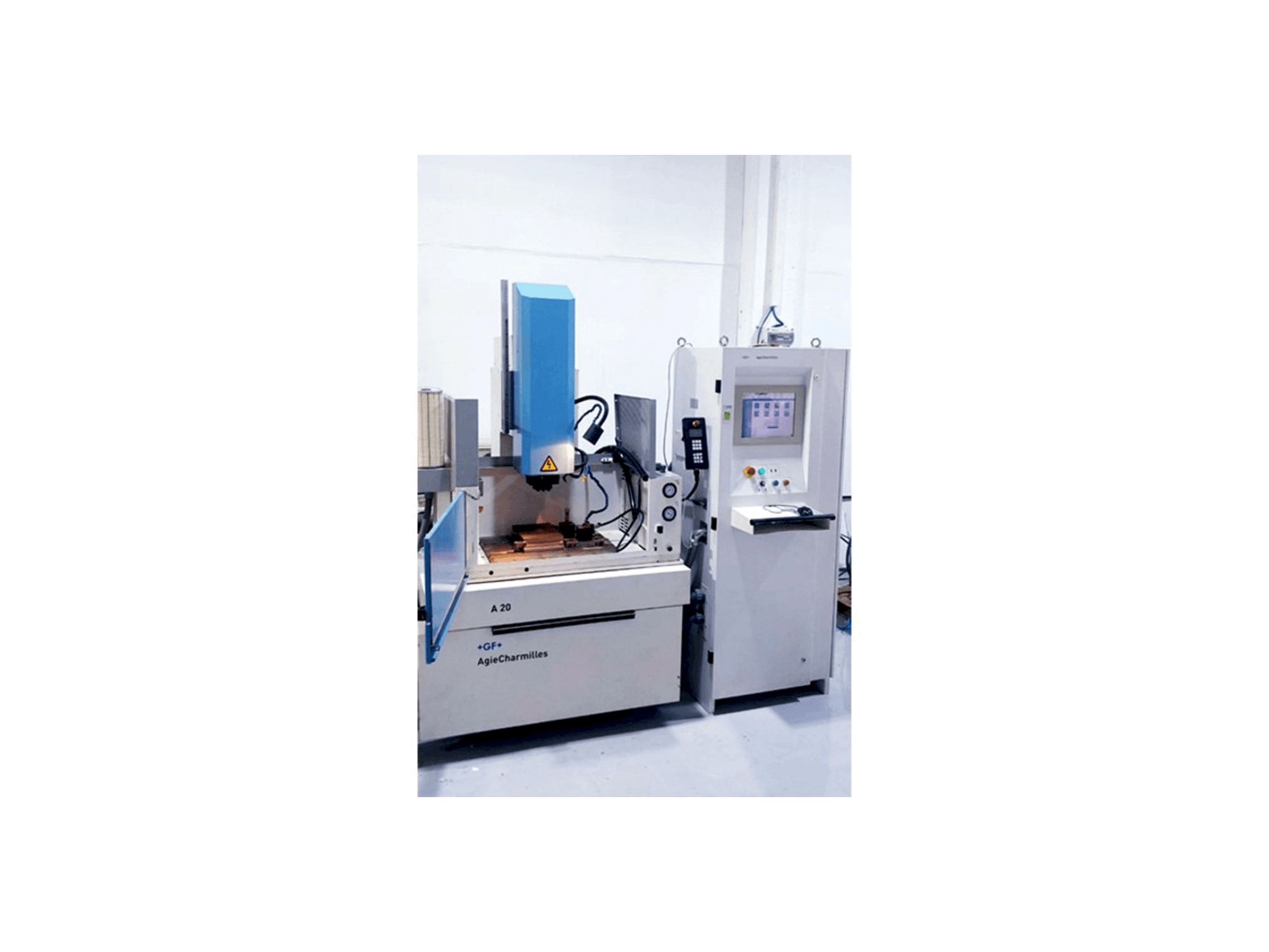 Prikaz stroja AgieCharmilles SA20 sprijeda