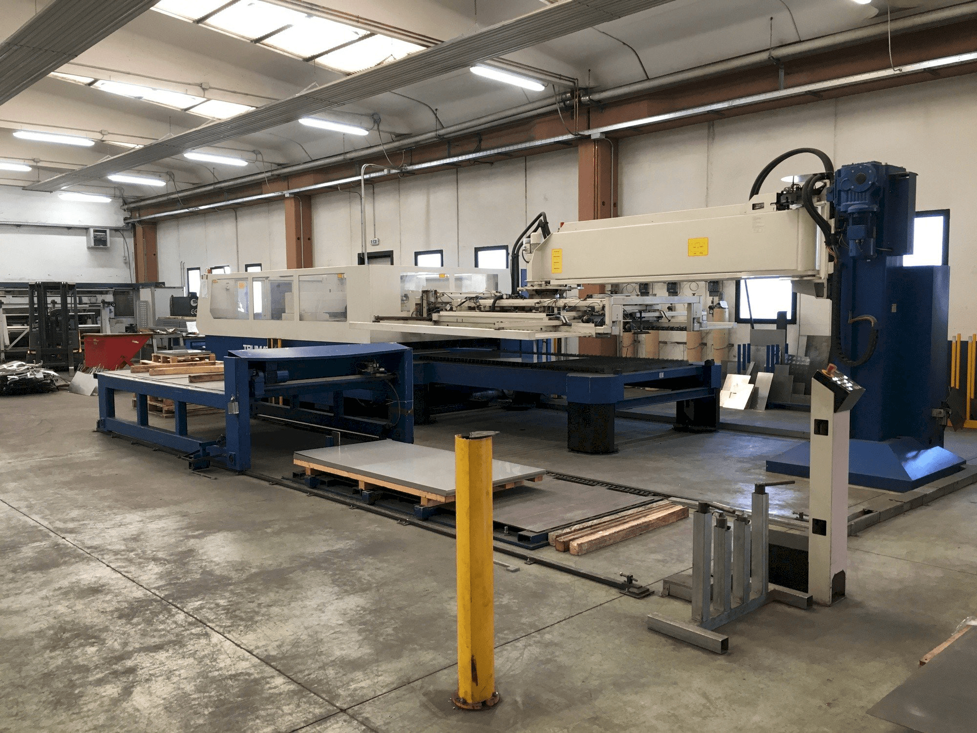 Prikaz stroja Trumpf Trumatic L 3030 sprijeda