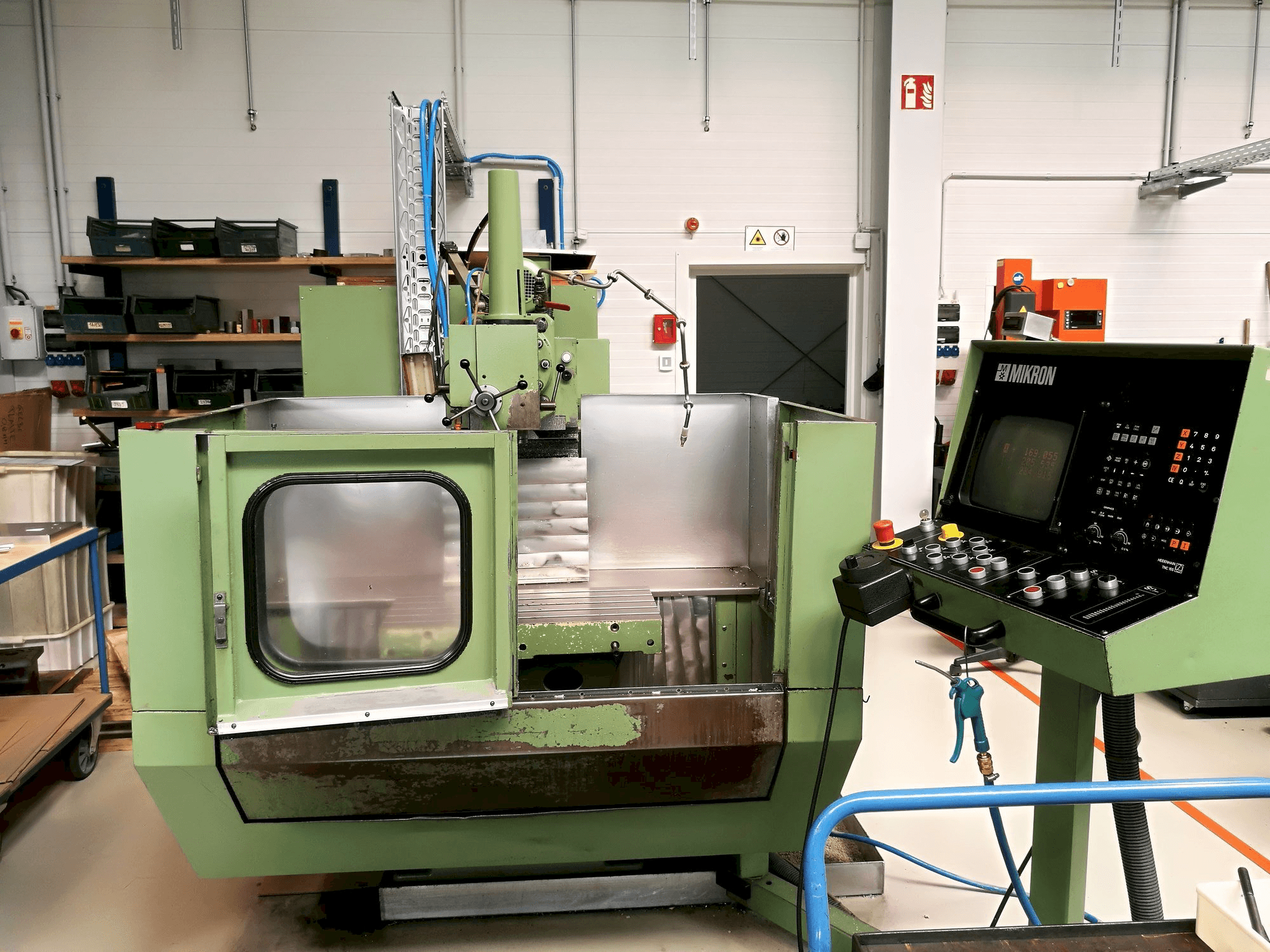 Prikaz stroja MIKRON WF 21 C sprijeda