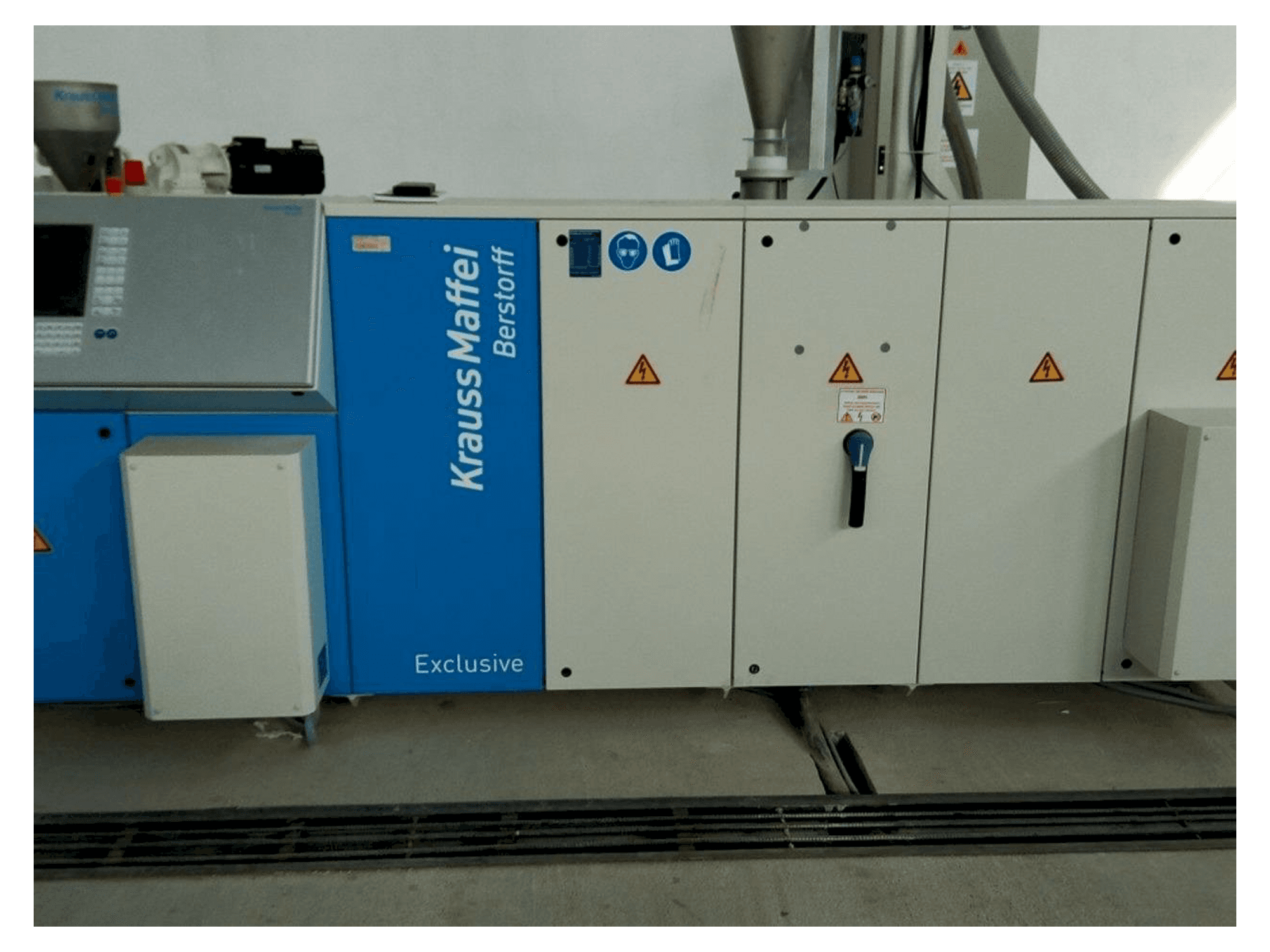 Prikaz stroja Krauss Maffei KME 60-36 B/R sprijeda