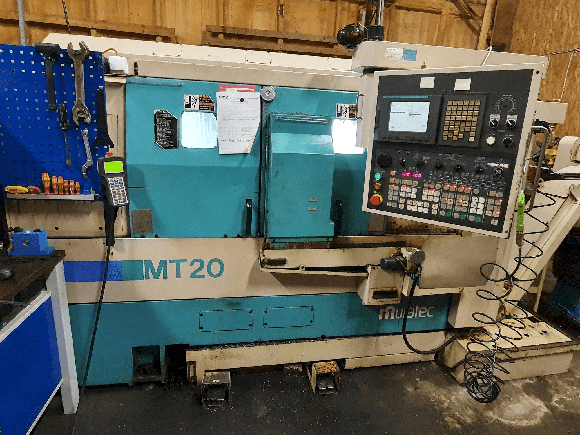 Prikaz stroja Muratec MT20 sprijeda