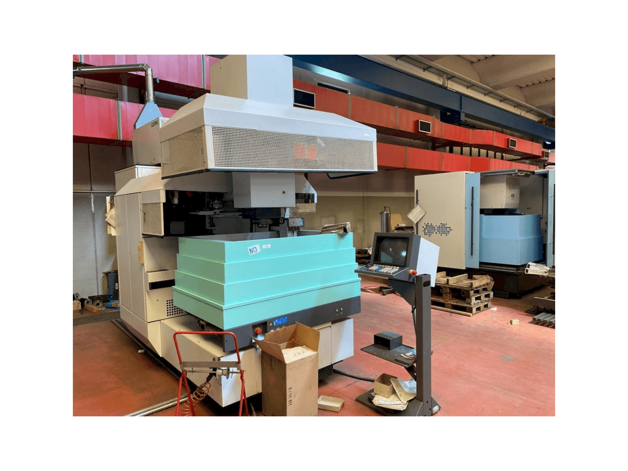 Prikaz stroja AGIE AGIETRON INTEGRAL 3 sprijeda