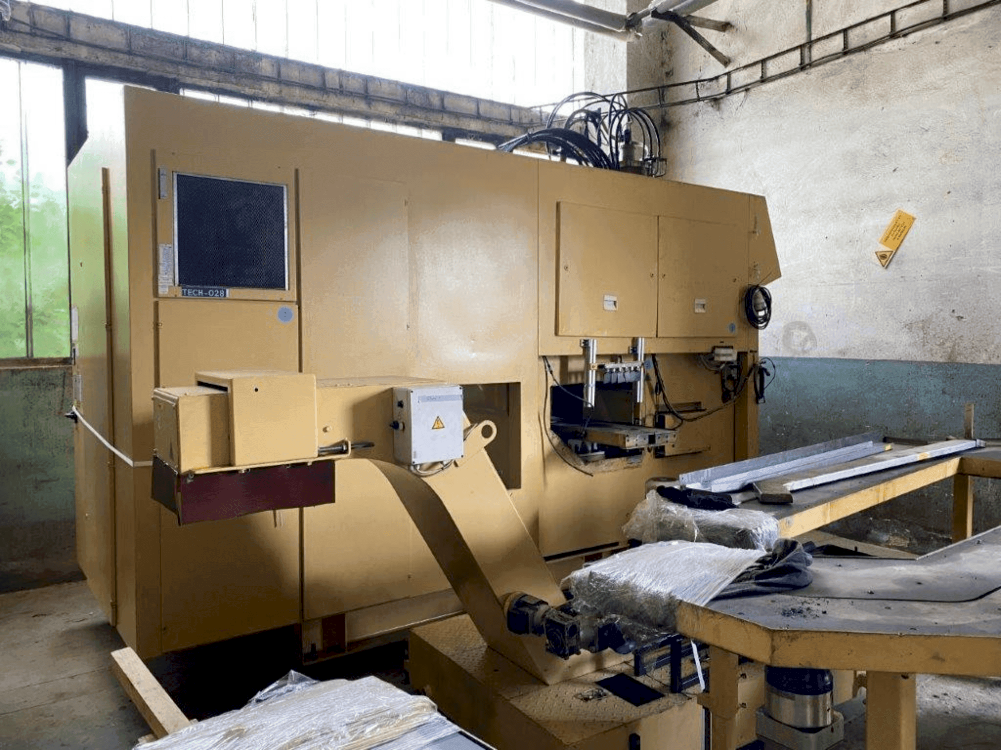 Prikaz stroja EMAG VSC 400 sprijeda