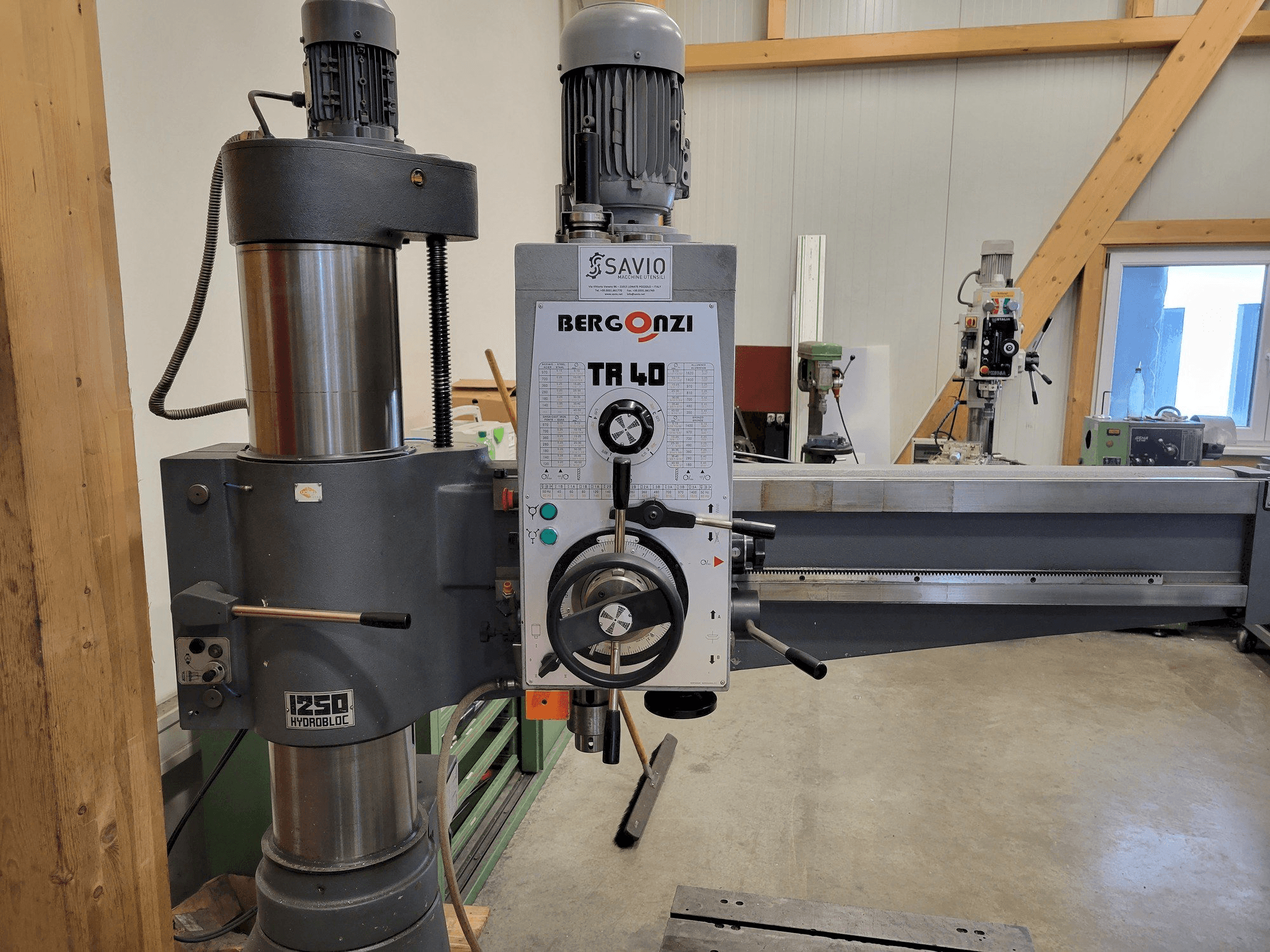 Prikaz stroja BERGONZI TR40/1250H sprijeda