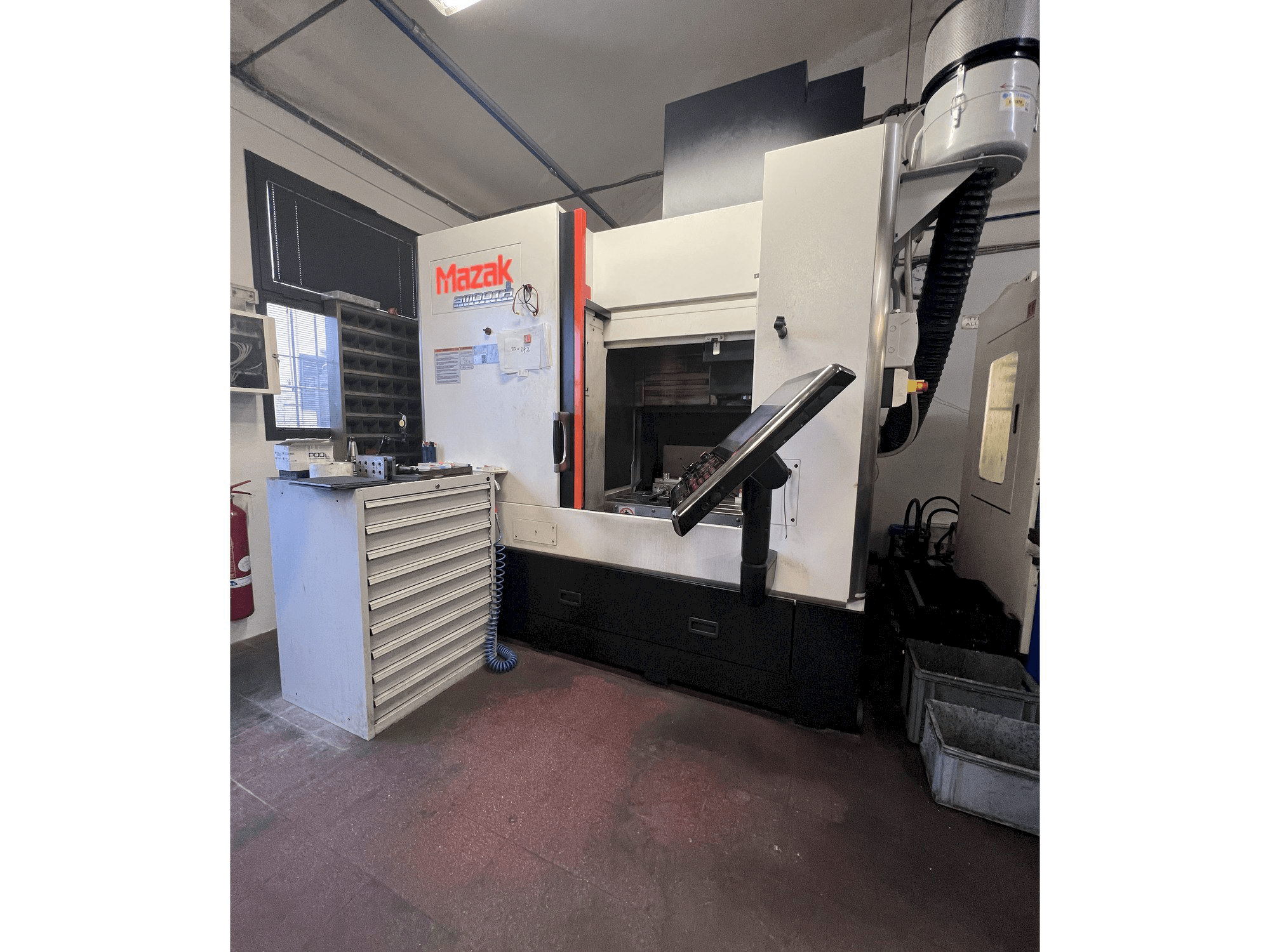 Prikaz stroja Mazak FJV 200 Smooth G sprijeda