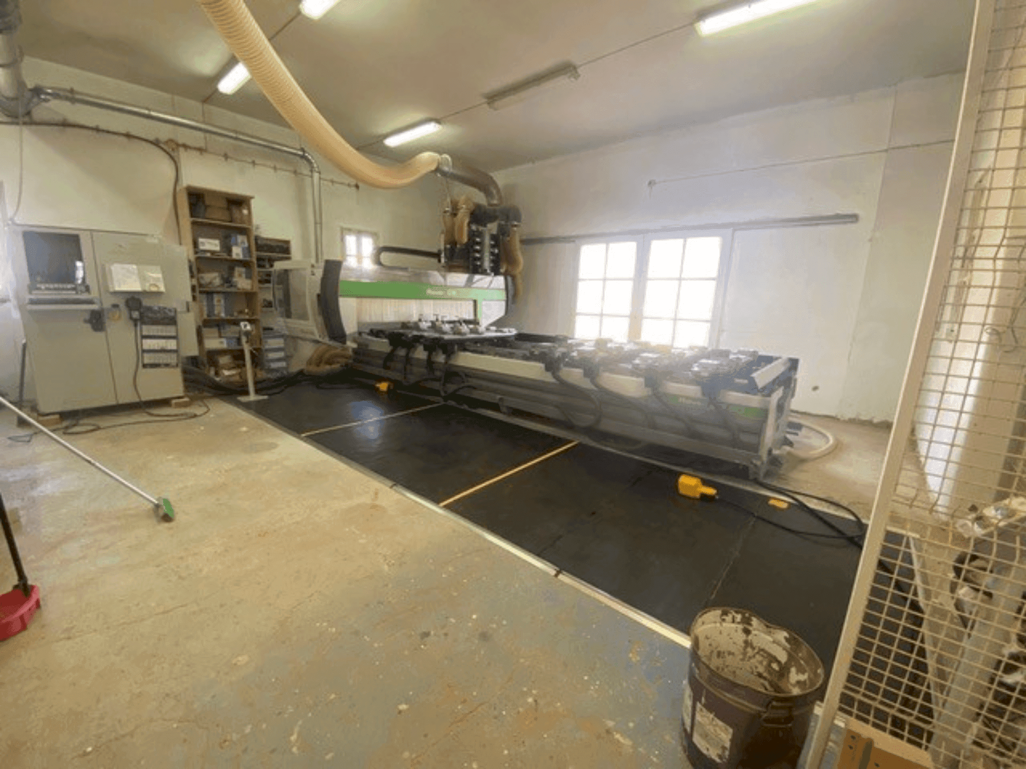 Prikaz stroja BIESSE ROVER C 9.50 sprijeda