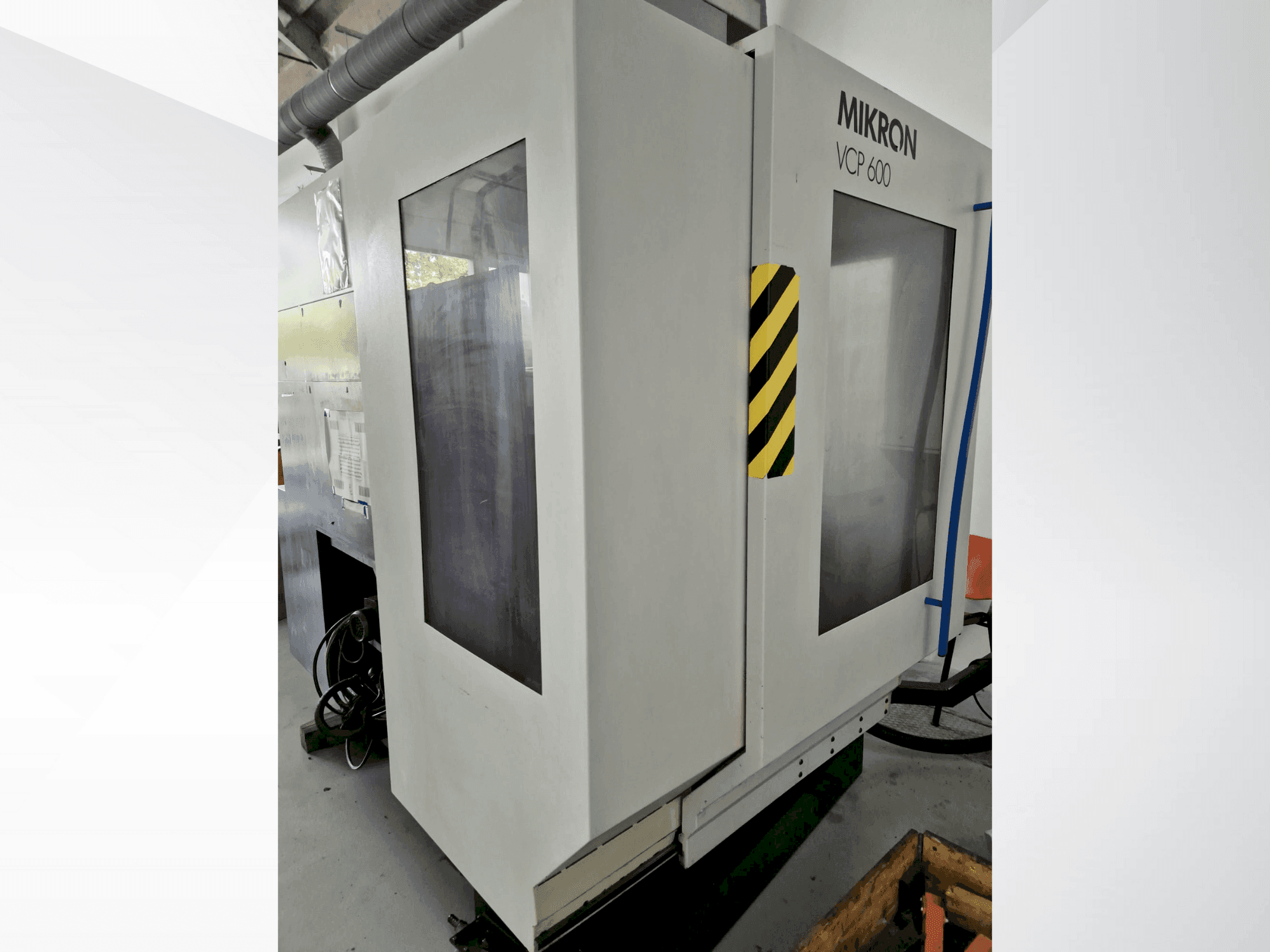 Prikaz stroja MIKRON VCP 600 sprijeda