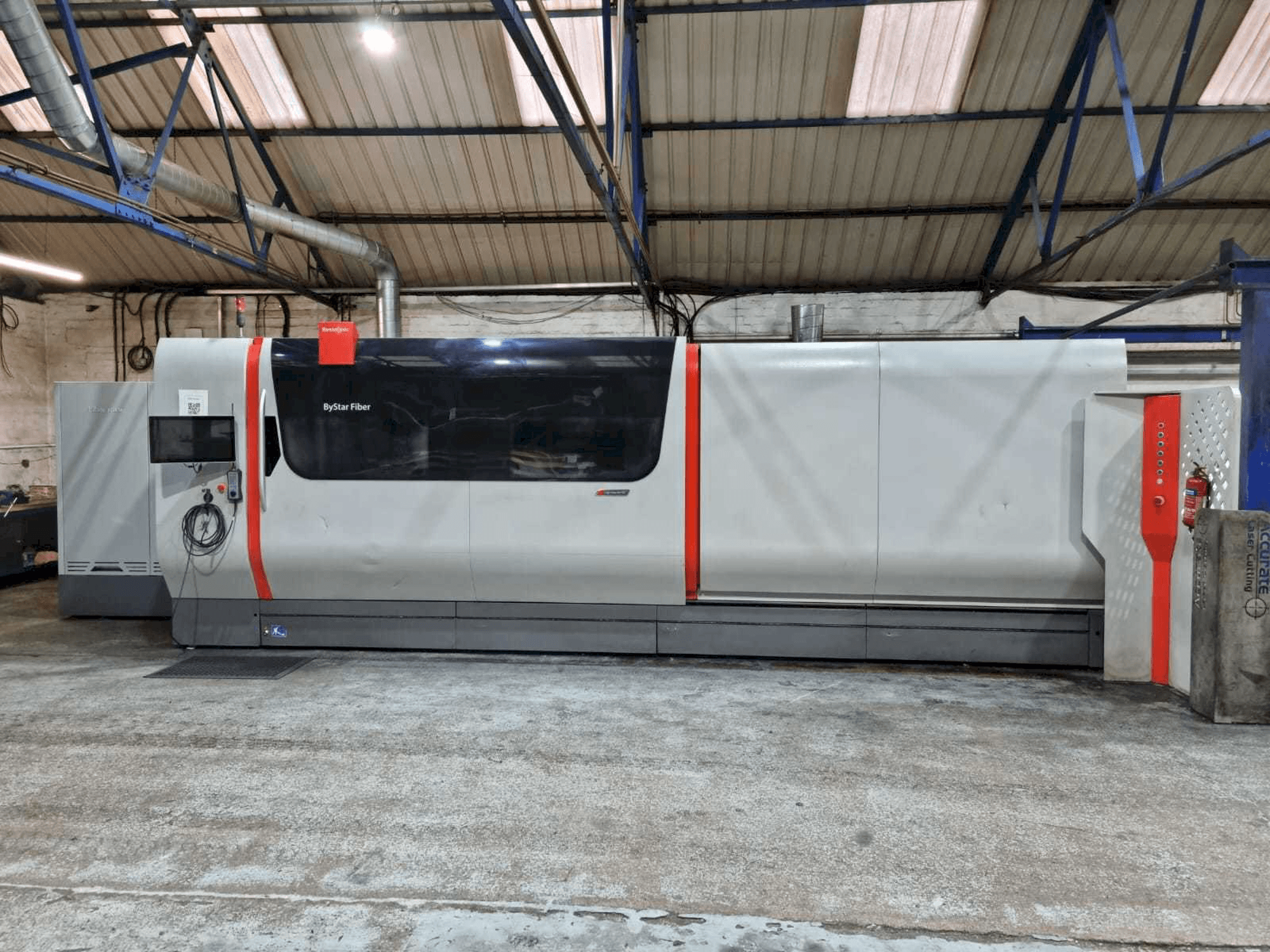 Prikaz stroja Bystronic Bystar Fiber 4020 10KW sprijeda