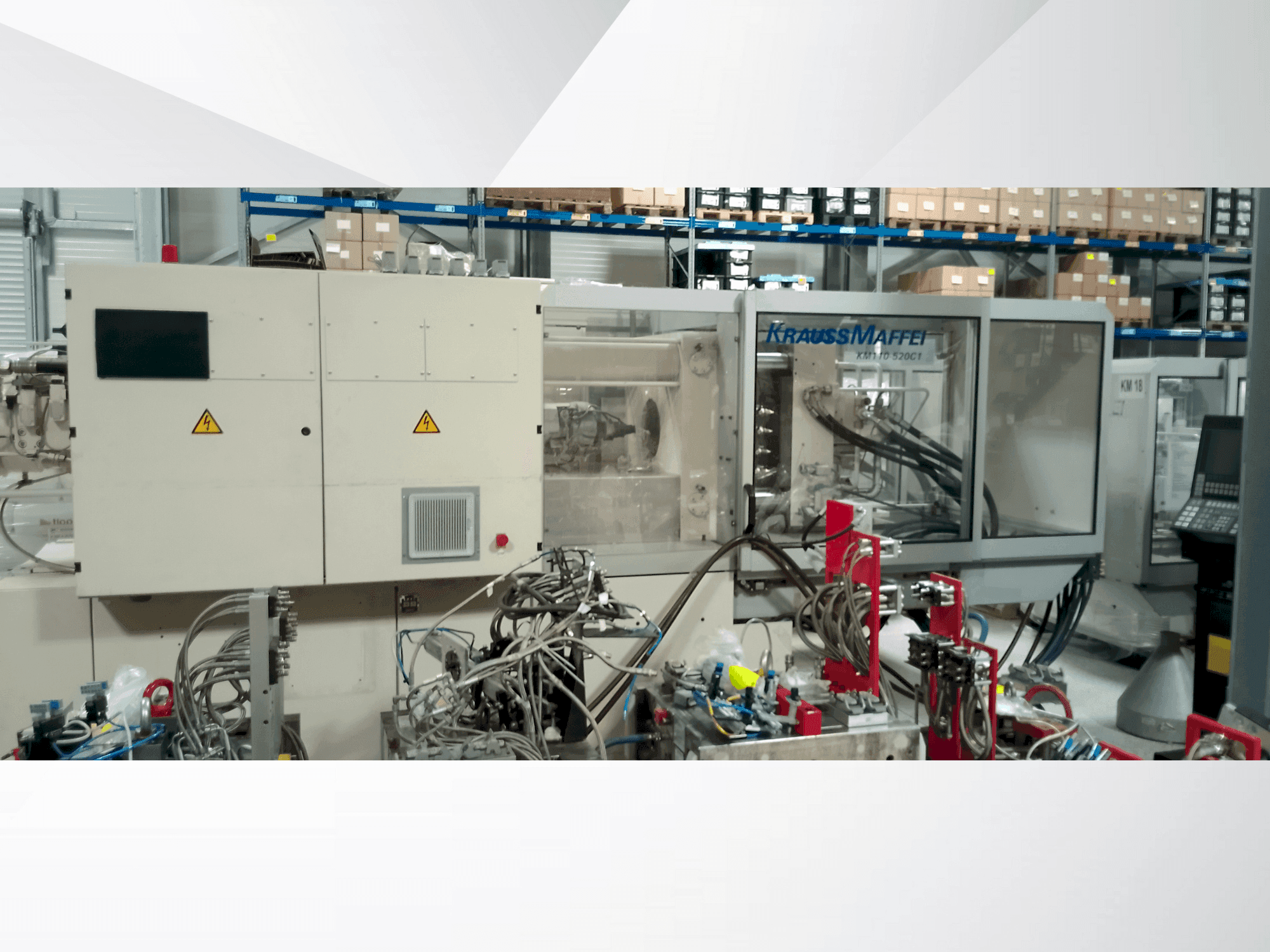 Prikaz stroja Krauss Maffei 110-520 C1 sprijeda