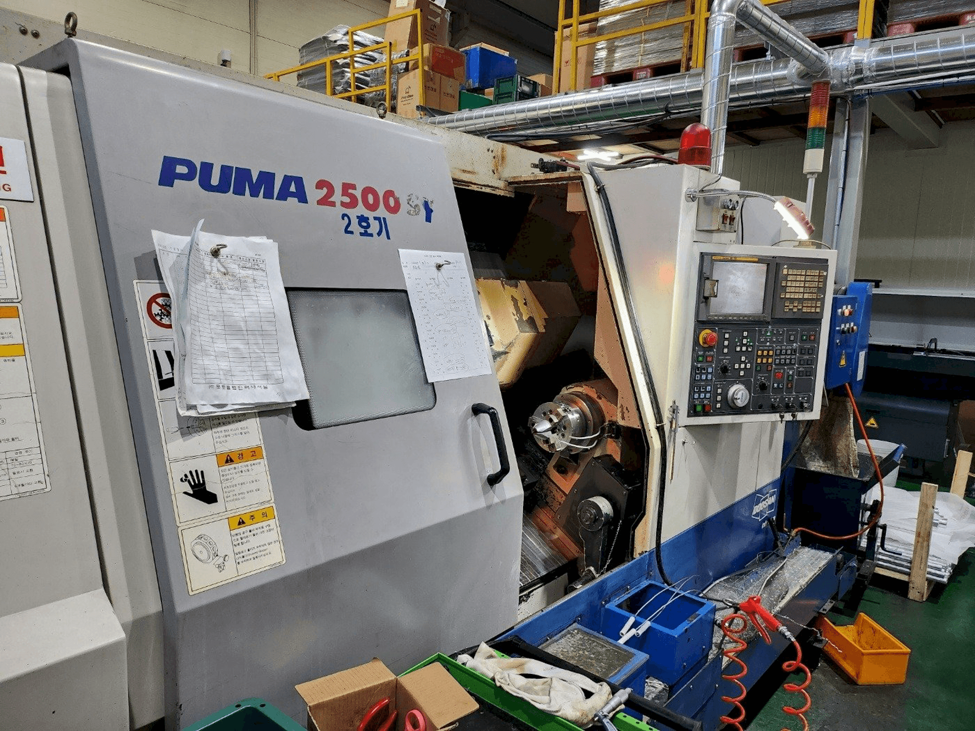 Prikaz stroja DOOSAN PUMA 2500SY sprijeda