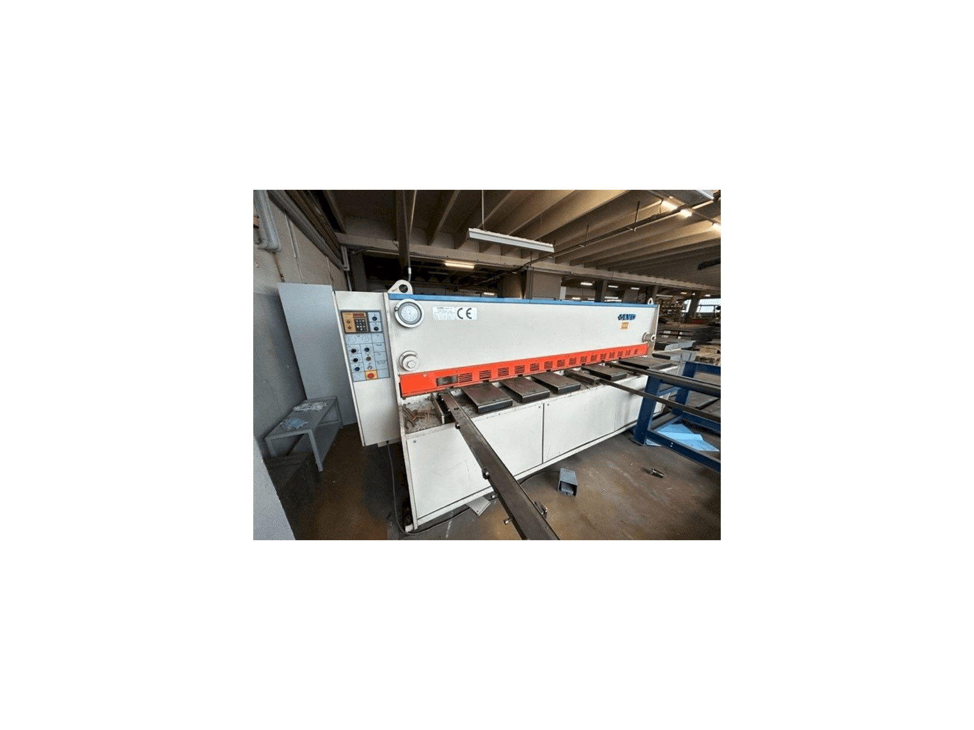 Prikaz stroja LVD HST-C 31/6 sprijeda