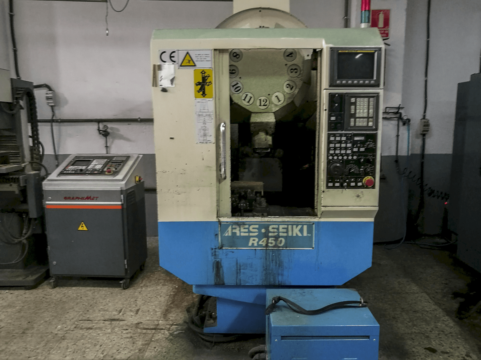Prikaz stroja ARES TC-450 sprijeda