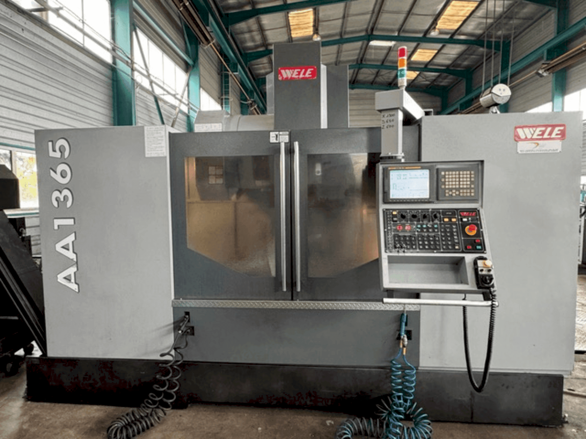 Prikaz stroja Wele AA1365 sprijeda
