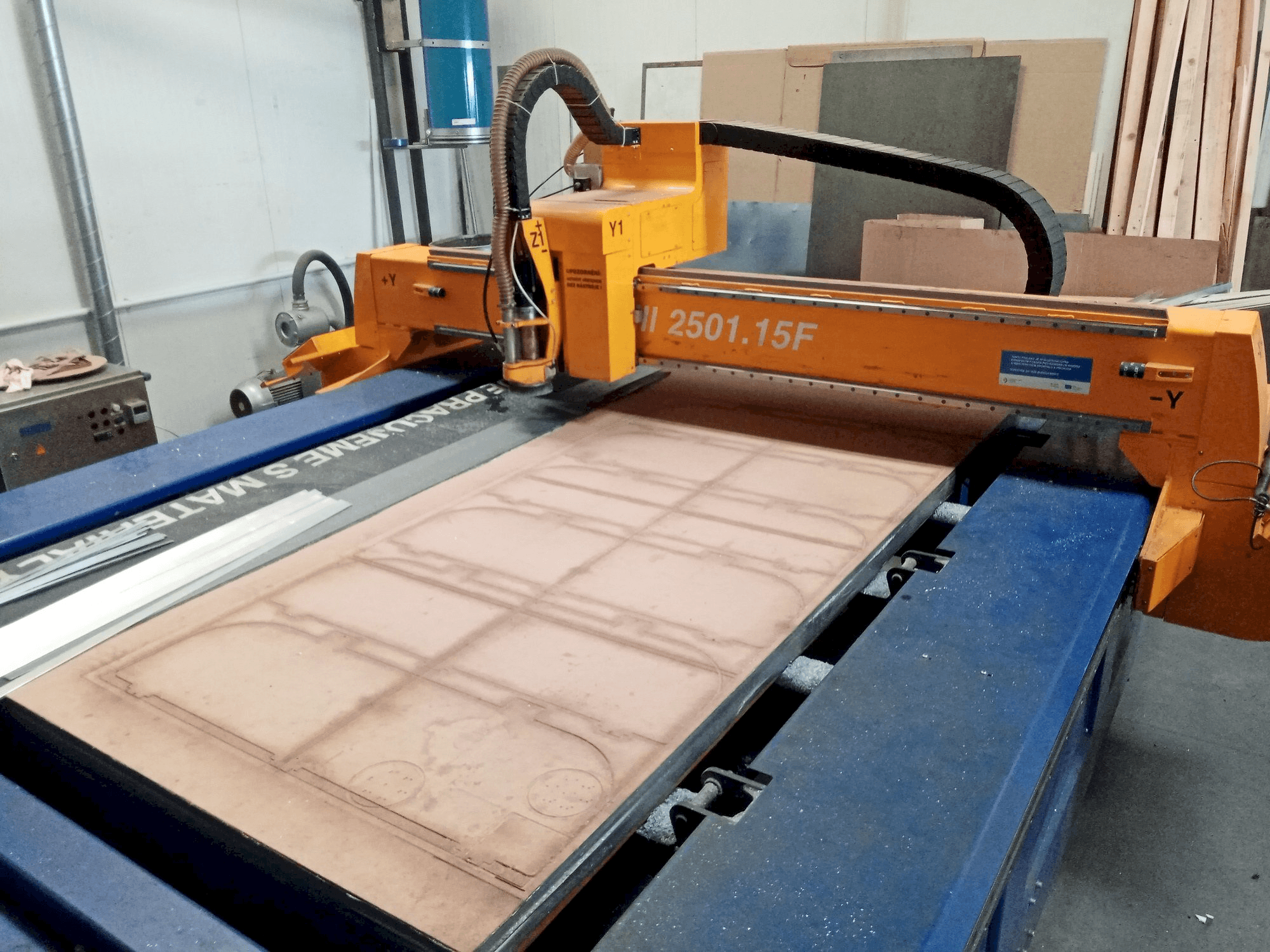 Prikaz stroja MicroStep MICROMILL 2501.15F sprijeda