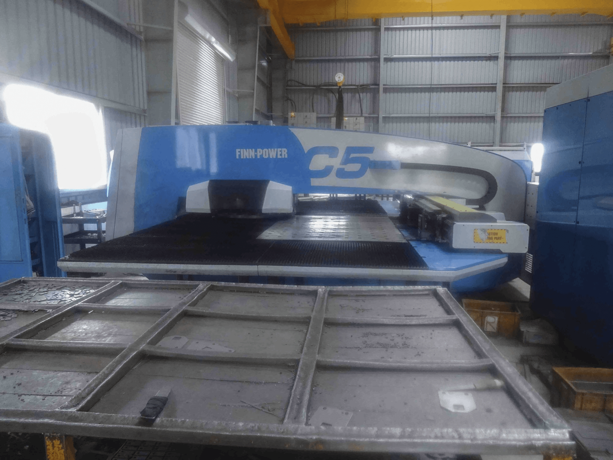 Prikaz stroja Finn-Power C5 sprijeda