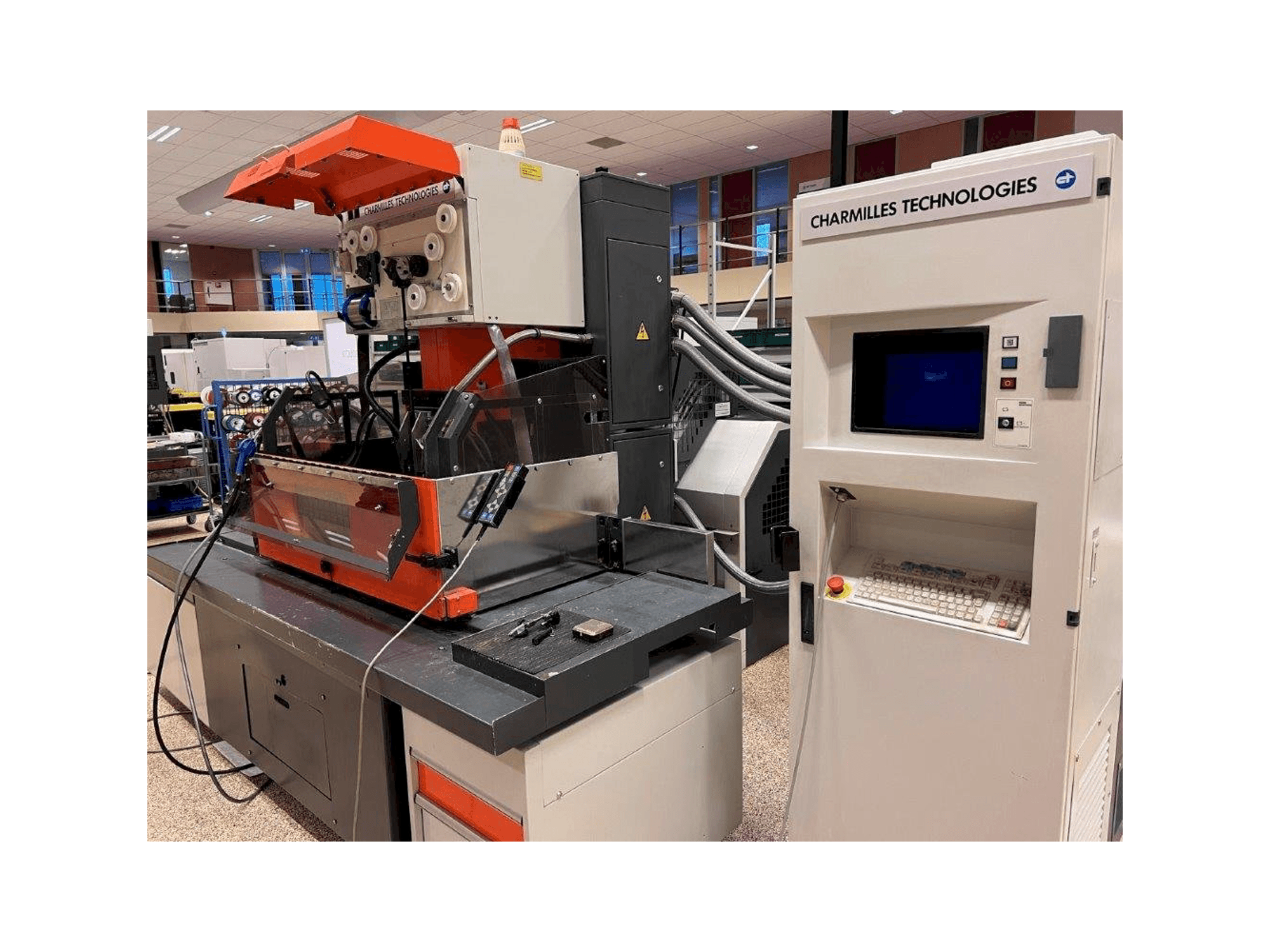 Prikaz stroja CHARMILLES Robofil FI6020 CSL2 sprijeda