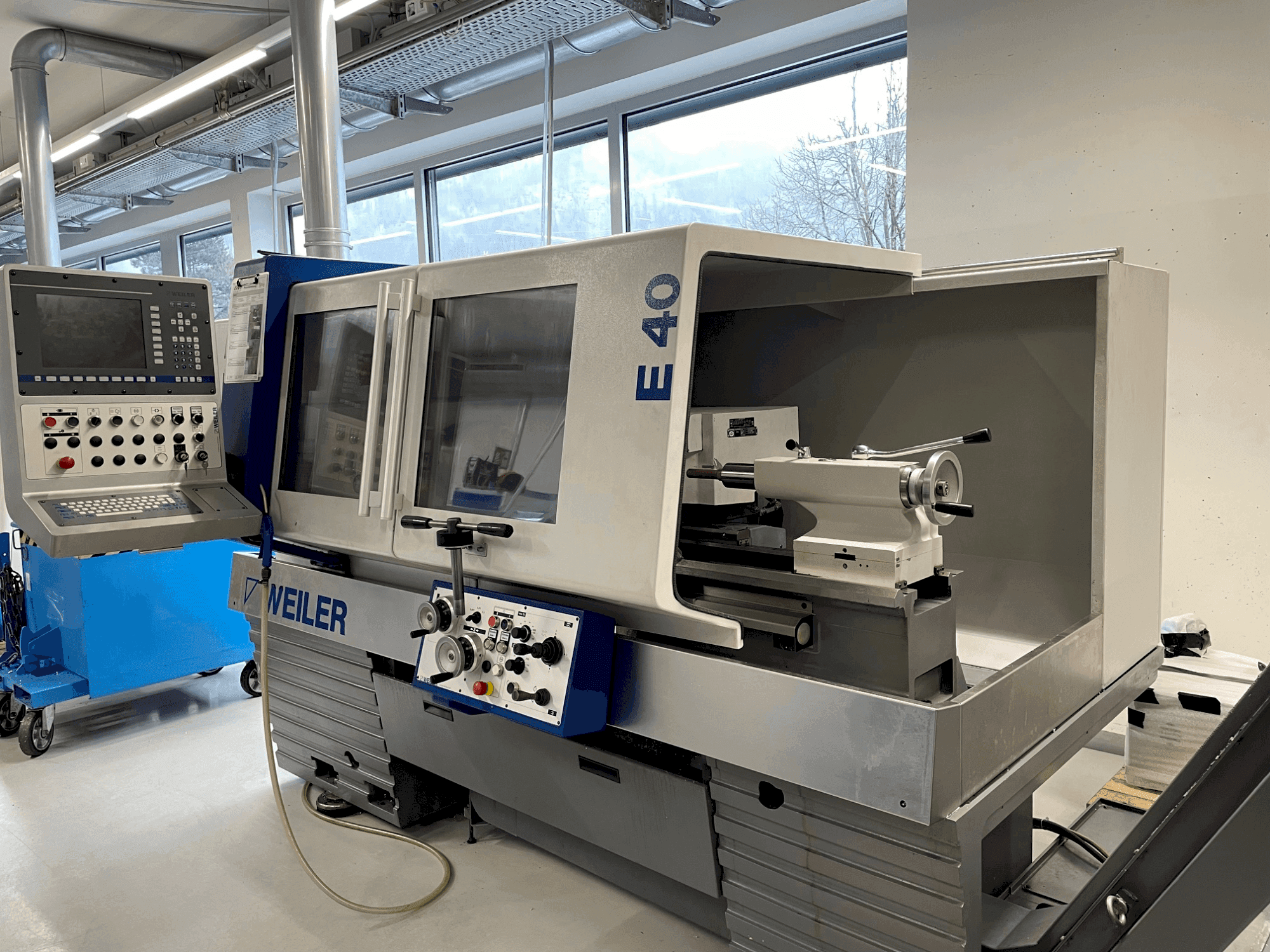 Prikaz stroja Weiler E 40 x 1000 sprijeda