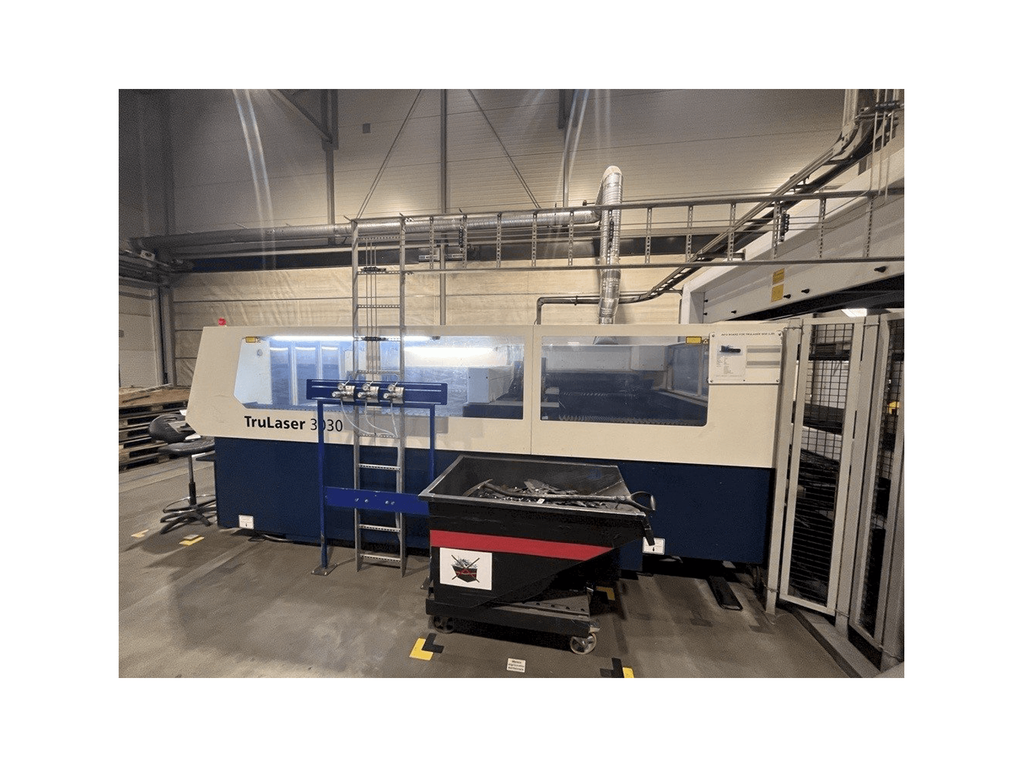 Prikaz stroja TRUMPF TruLaser 3030 L30 sprijeda
