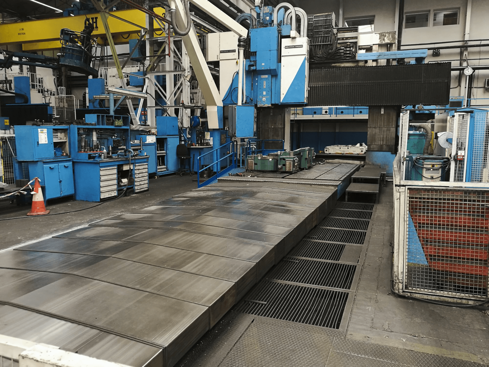 Prikaz stroja Waldrich Siegen V/H-AR sprijeda