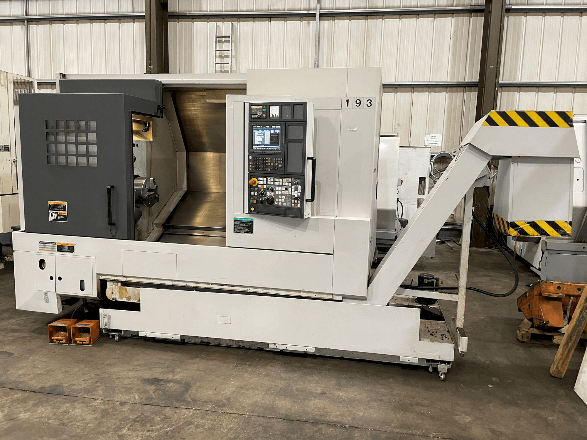 Prikaz stroja MORI SEIKI NL 2500/700 sprijeda