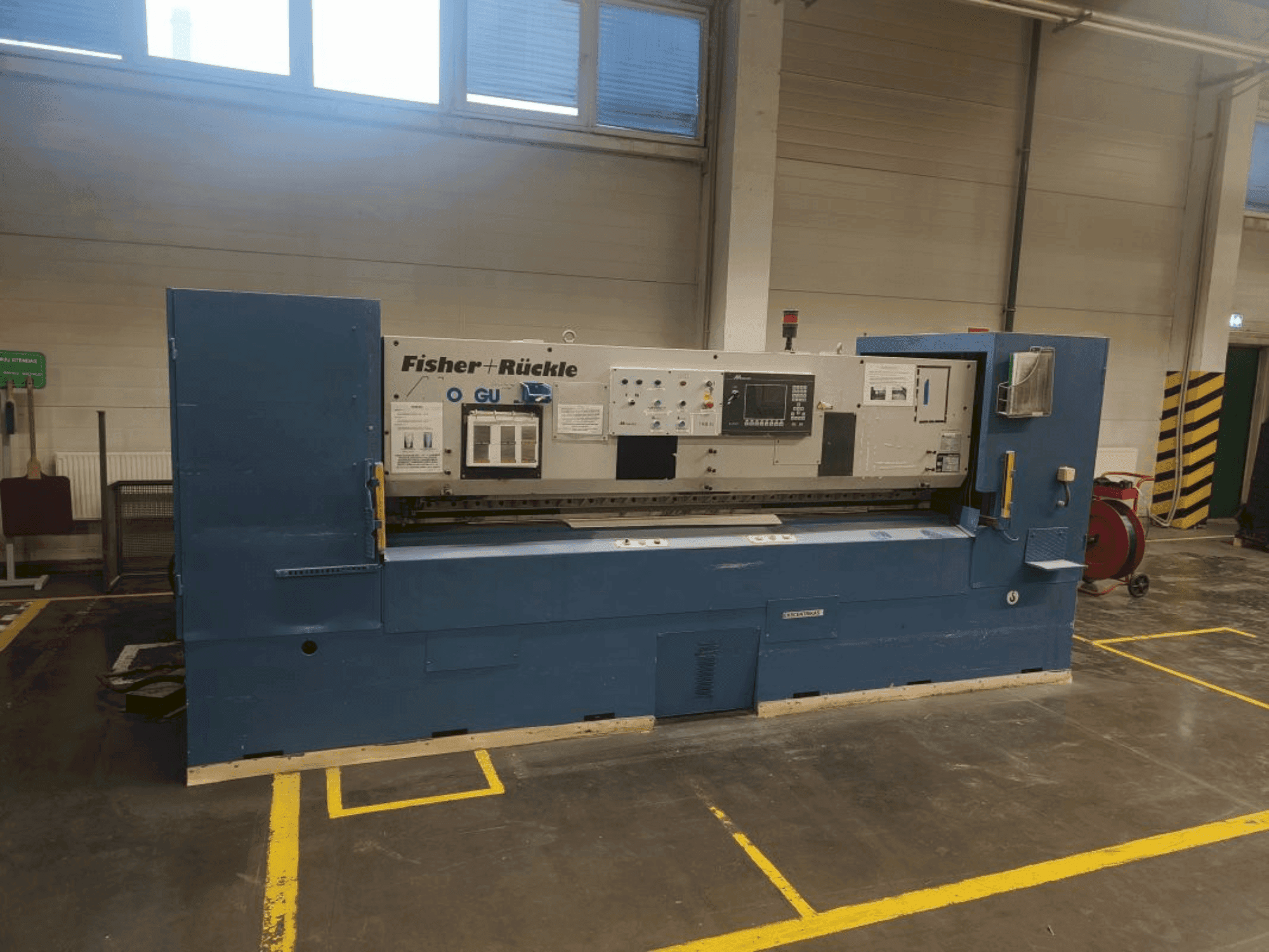 Prikaz stroja FISCHER & RüCKLE Monguzzi AFD 35 / 2600 sprijeda