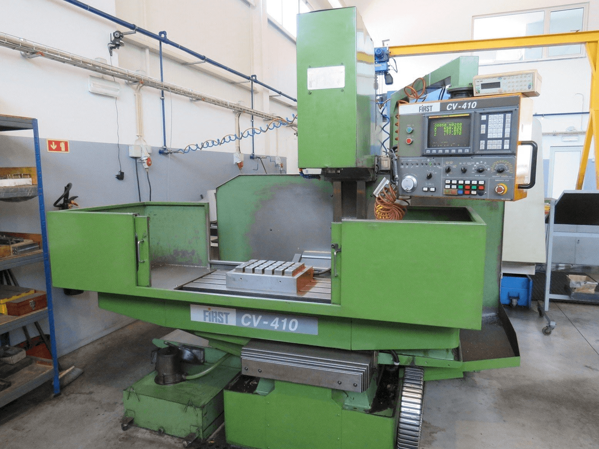 Prikaz stroja FIRST CV-410 sprijeda